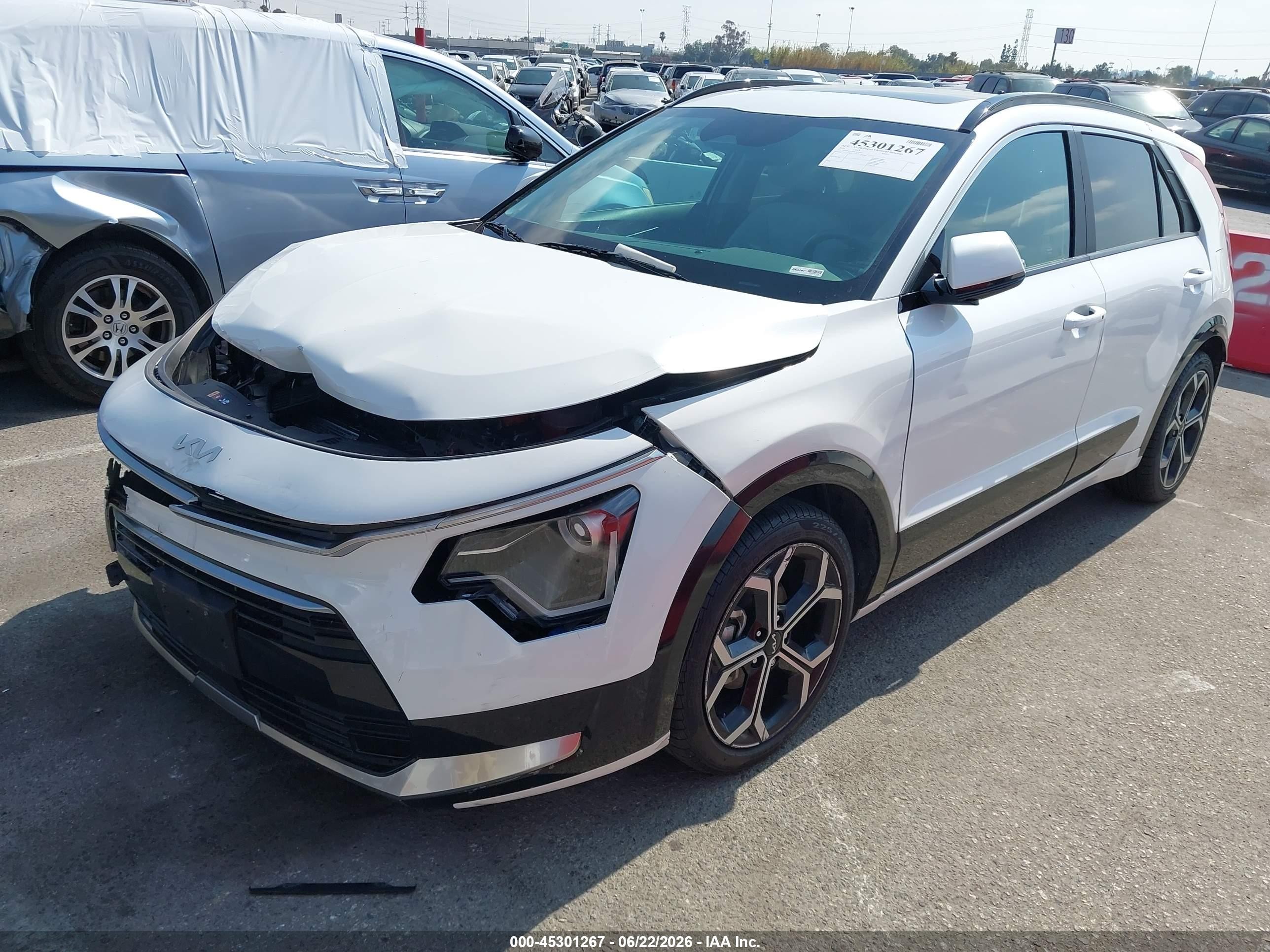 2024 Kia Niro Ex Touring White vin: KNDCR3LE0R5137953