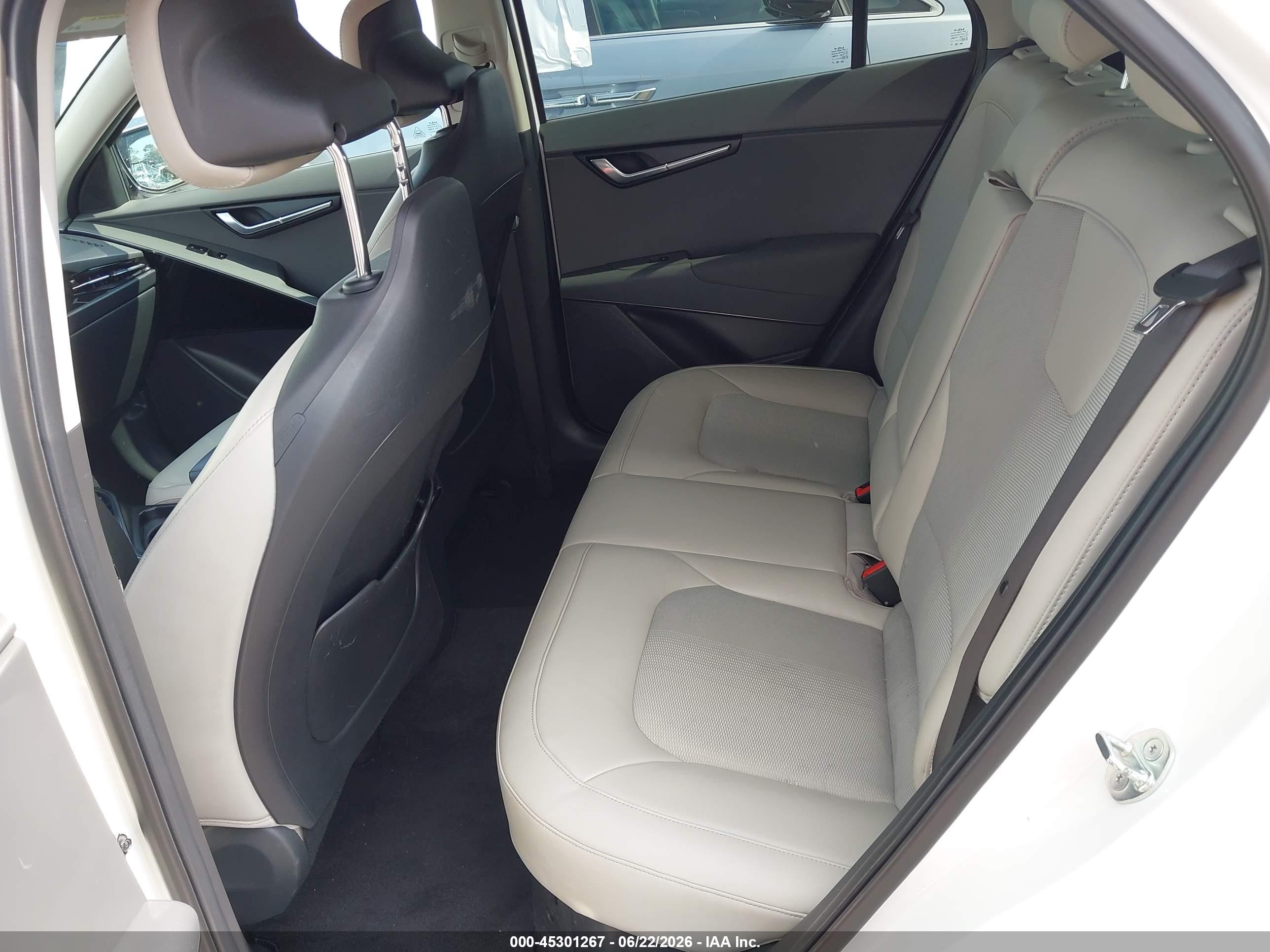 2024 Kia Niro Ex Touring White vin: KNDCR3LE0R5137953