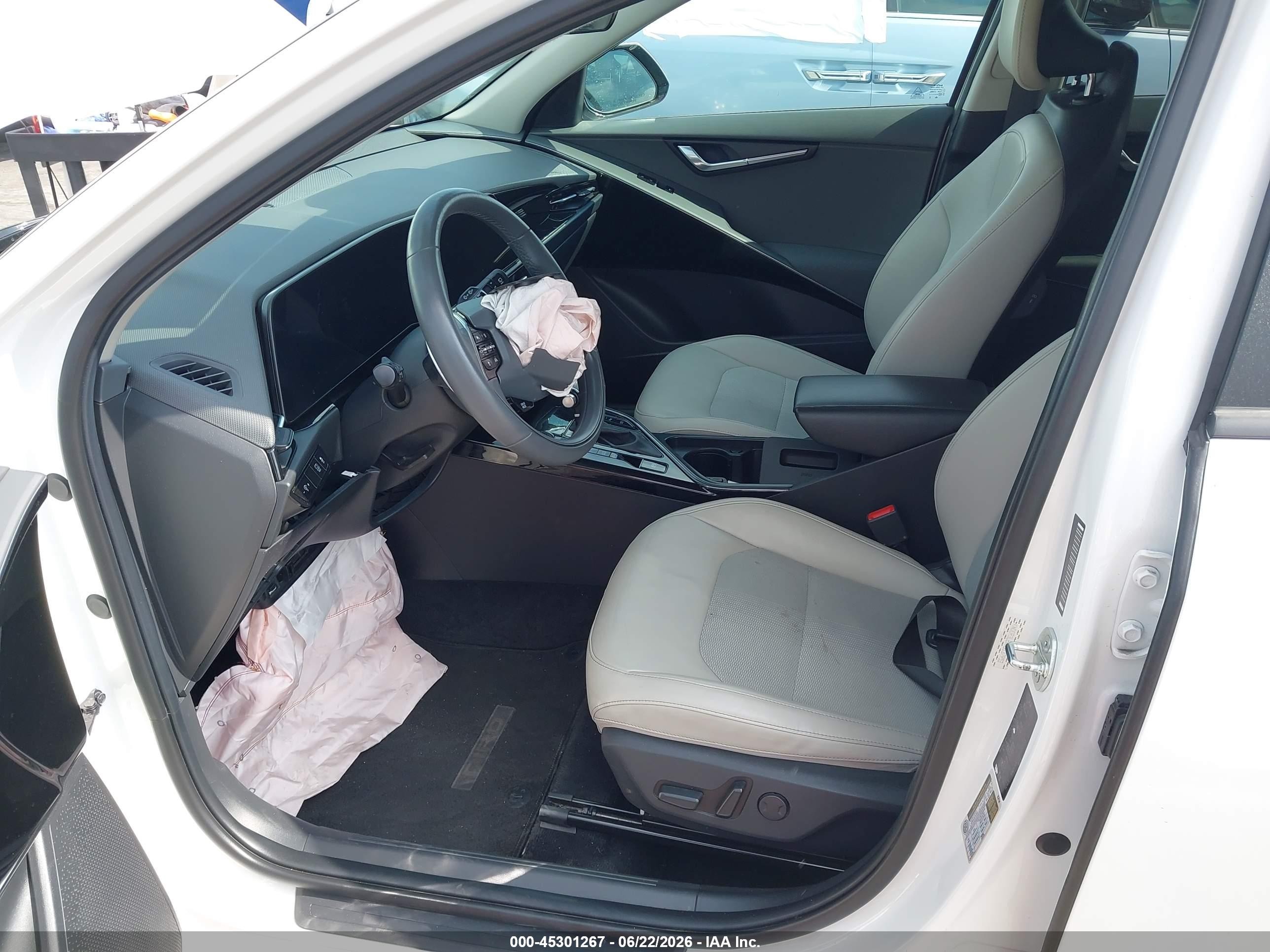 2024 Kia Niro Ex Touring White vin: KNDCR3LE0R5137953