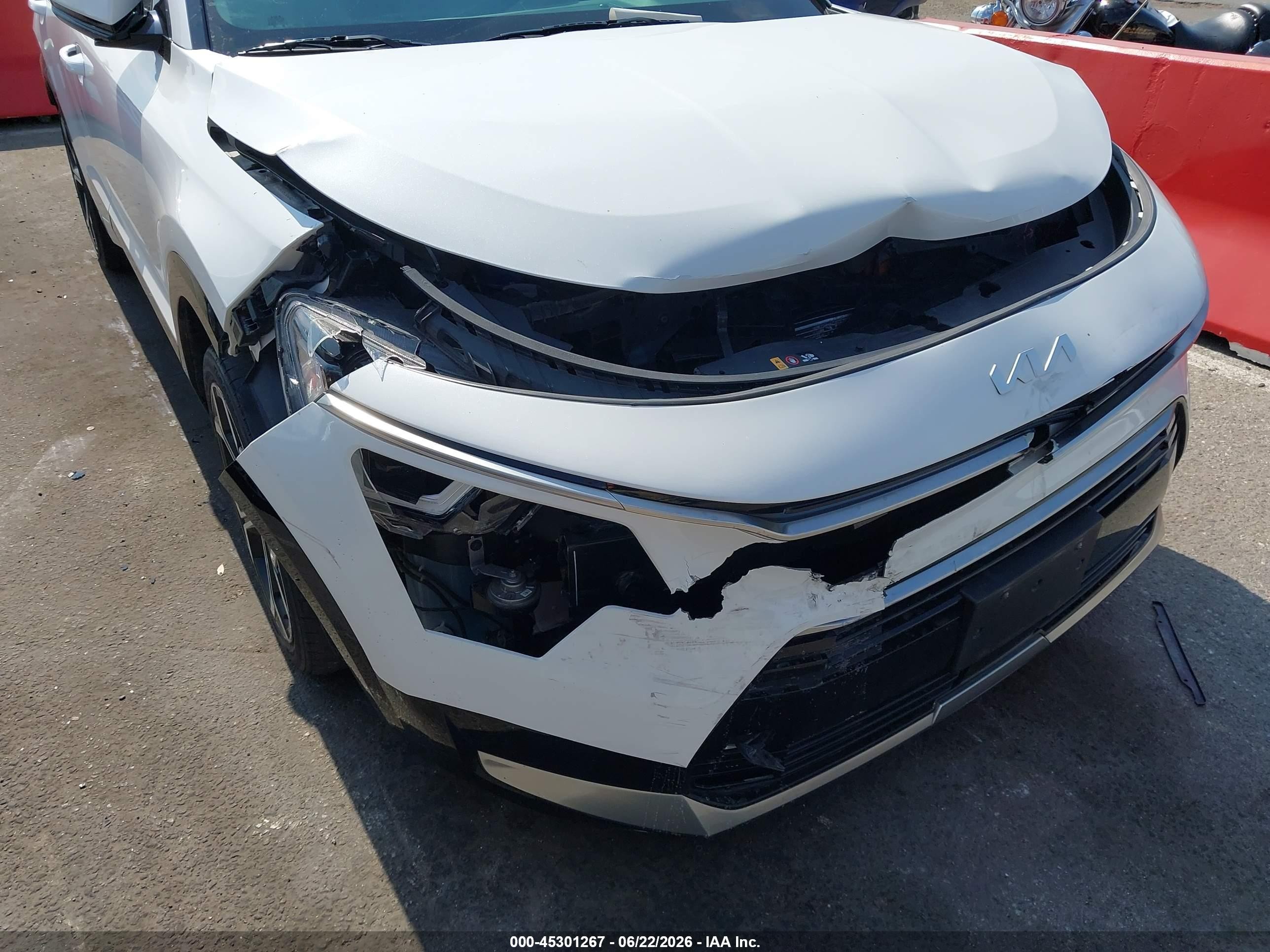 2024 Kia Niro Ex Touring White vin: KNDCR3LE0R5137953