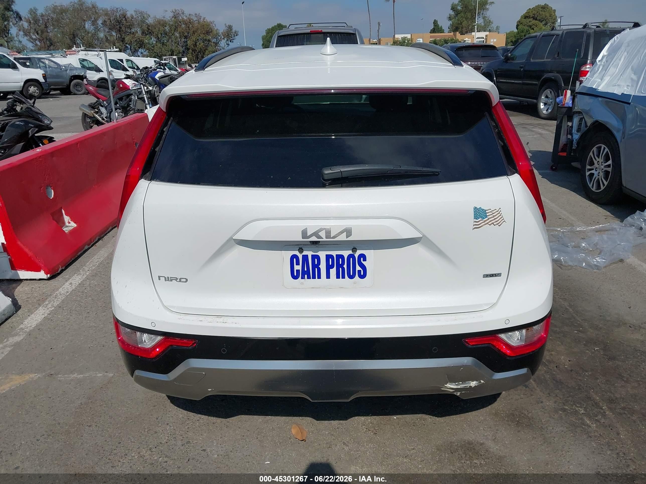 2024 Kia Niro Ex Touring White vin: KNDCR3LE0R5137953