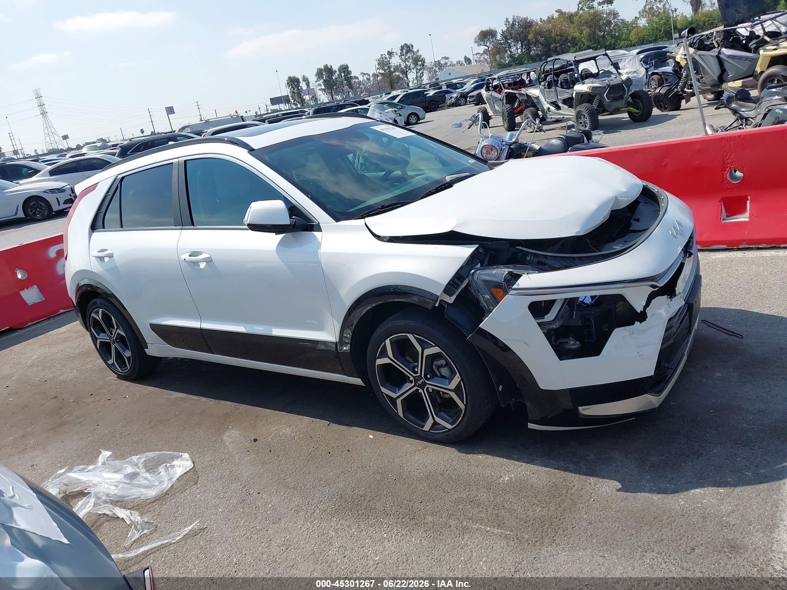 2024 Kia Niro Ex Touring White vin: KNDCR3LE0R5137953