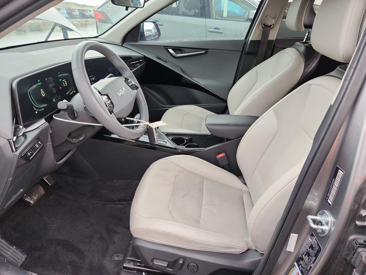 2023 Kia Niro Ex Silver vin: KNDCR3LE5P5111068
