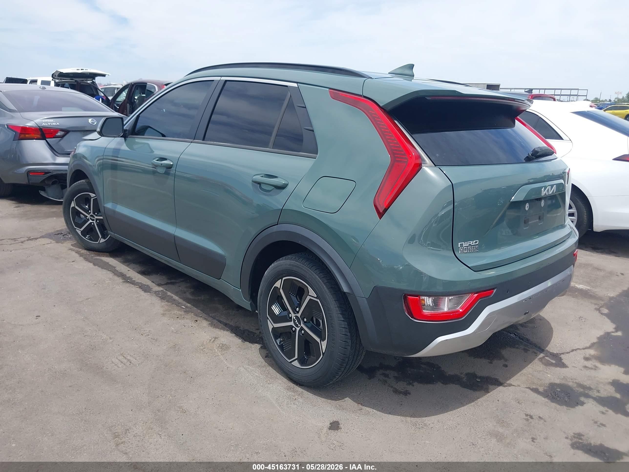 2023 Kia Niro Ex Green vin: KNDCR3LE8P5037502