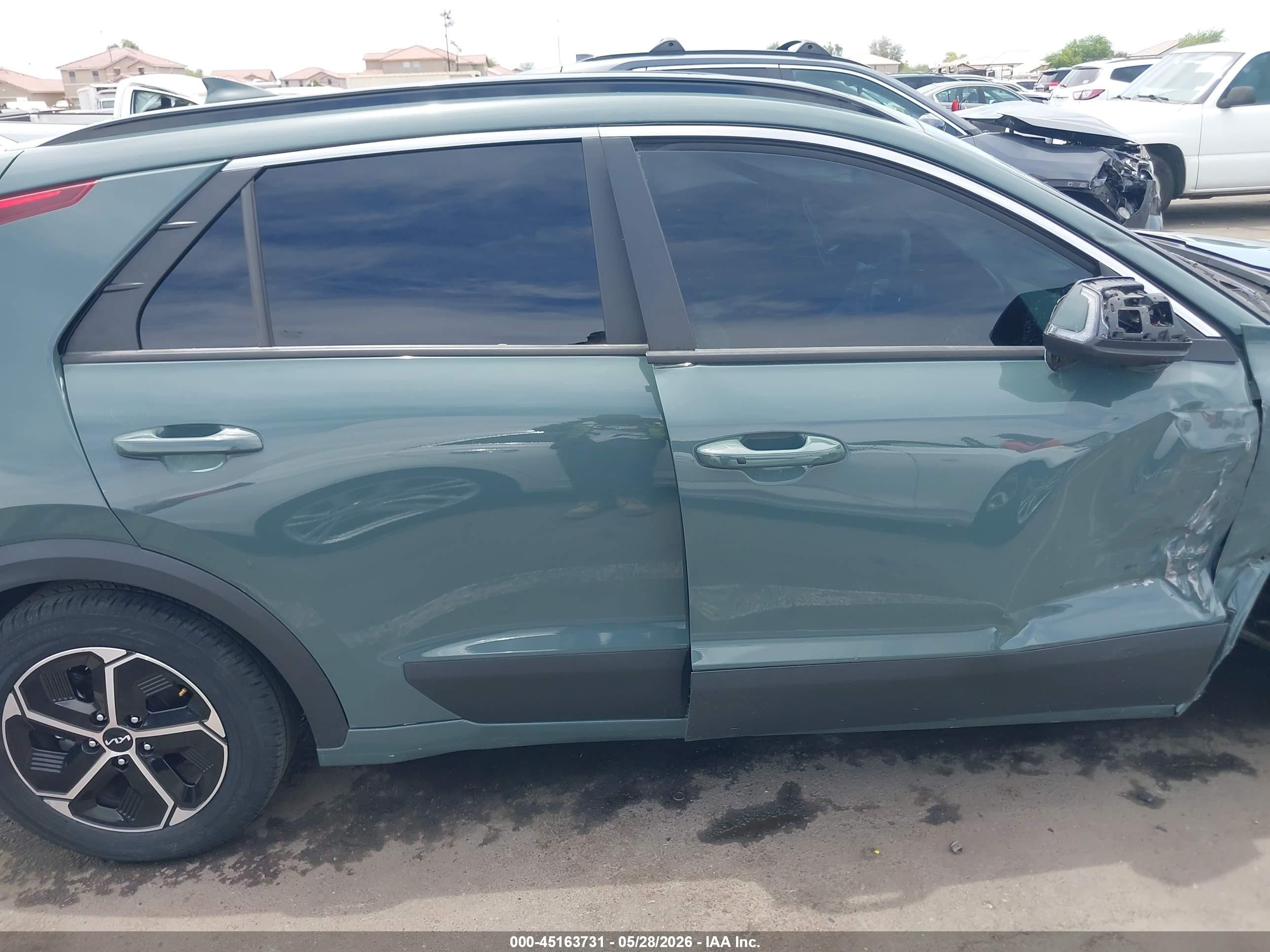 2023 Kia Niro Ex Green vin: KNDCR3LE8P5037502