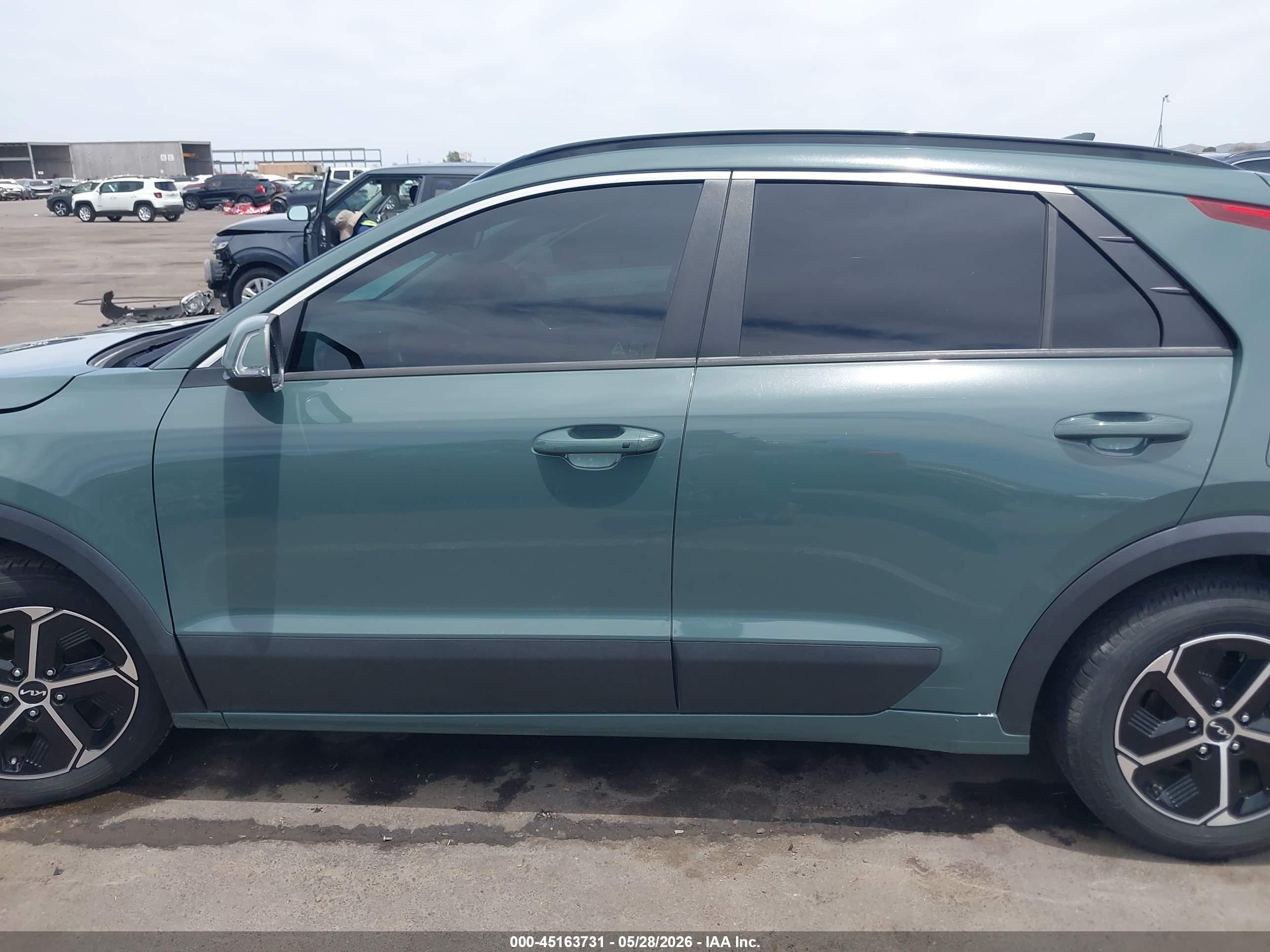 2023 Kia Niro Ex Green vin: KNDCR3LE8P5037502
