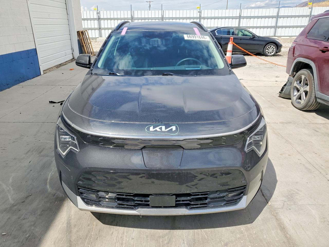 2023 Kia Niro Wave Charcoal vin: KNDCT3L17P5044827