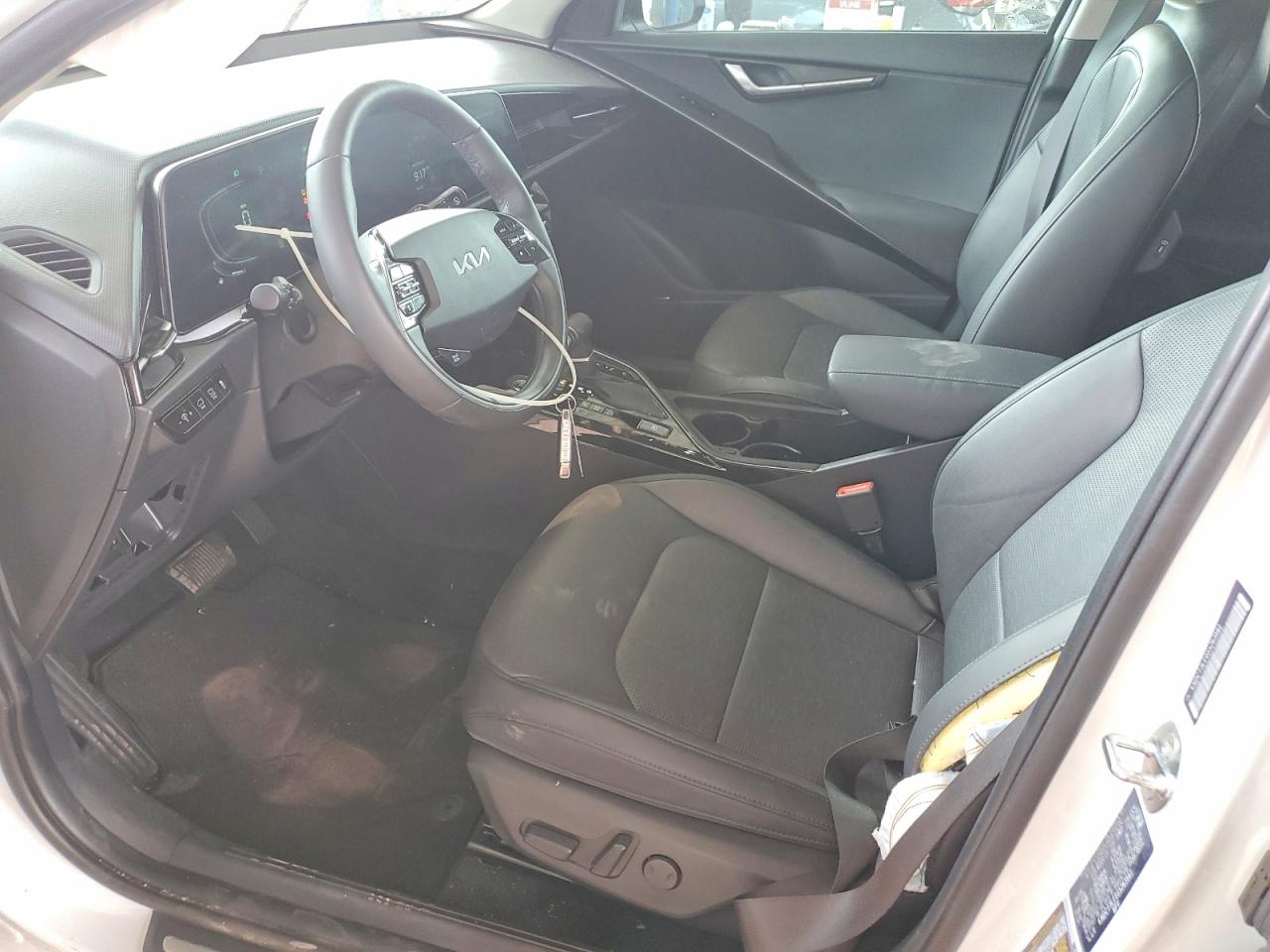 2025 Kia Niro Sx White vin: KNDCT3LE0S5263561