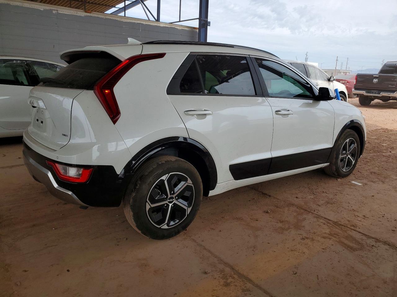 2025 Kia Niro Sx White vin: KNDCT3LE0S5263561