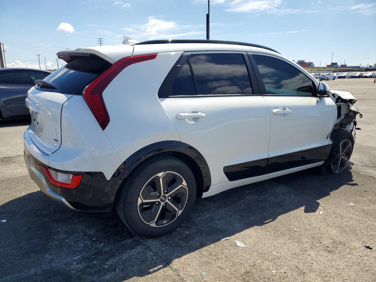 2025 Kia Niro Sx White vin: KNDCT3LE7S5263895