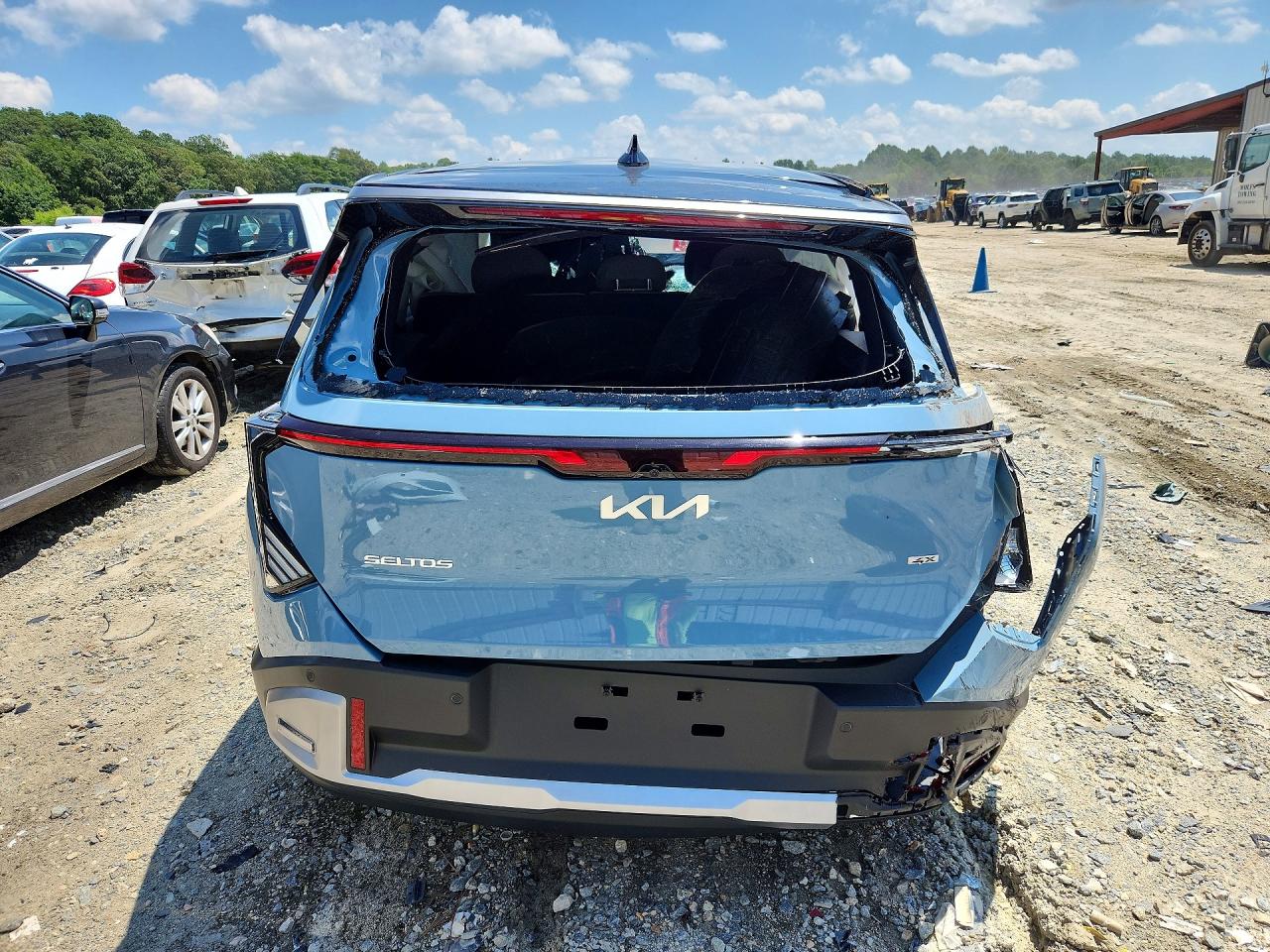2027 Kia Seltos S Blue vin: KNDELCD3XV7022802