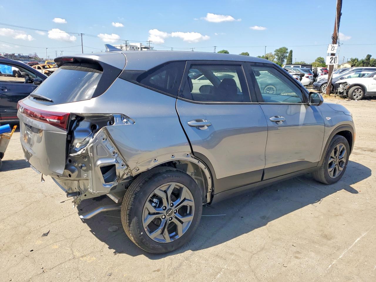 2026 Kia Seltos Lx Silver vin: KNDEP2AA0T7929072