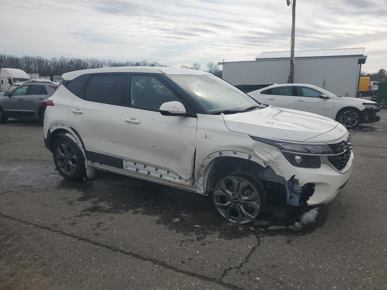 2026 Kia Seltos Lx White vin: KNDEP2AA3T7847594 Damage: Right Rear Door, Severe Damage, Replacement Required