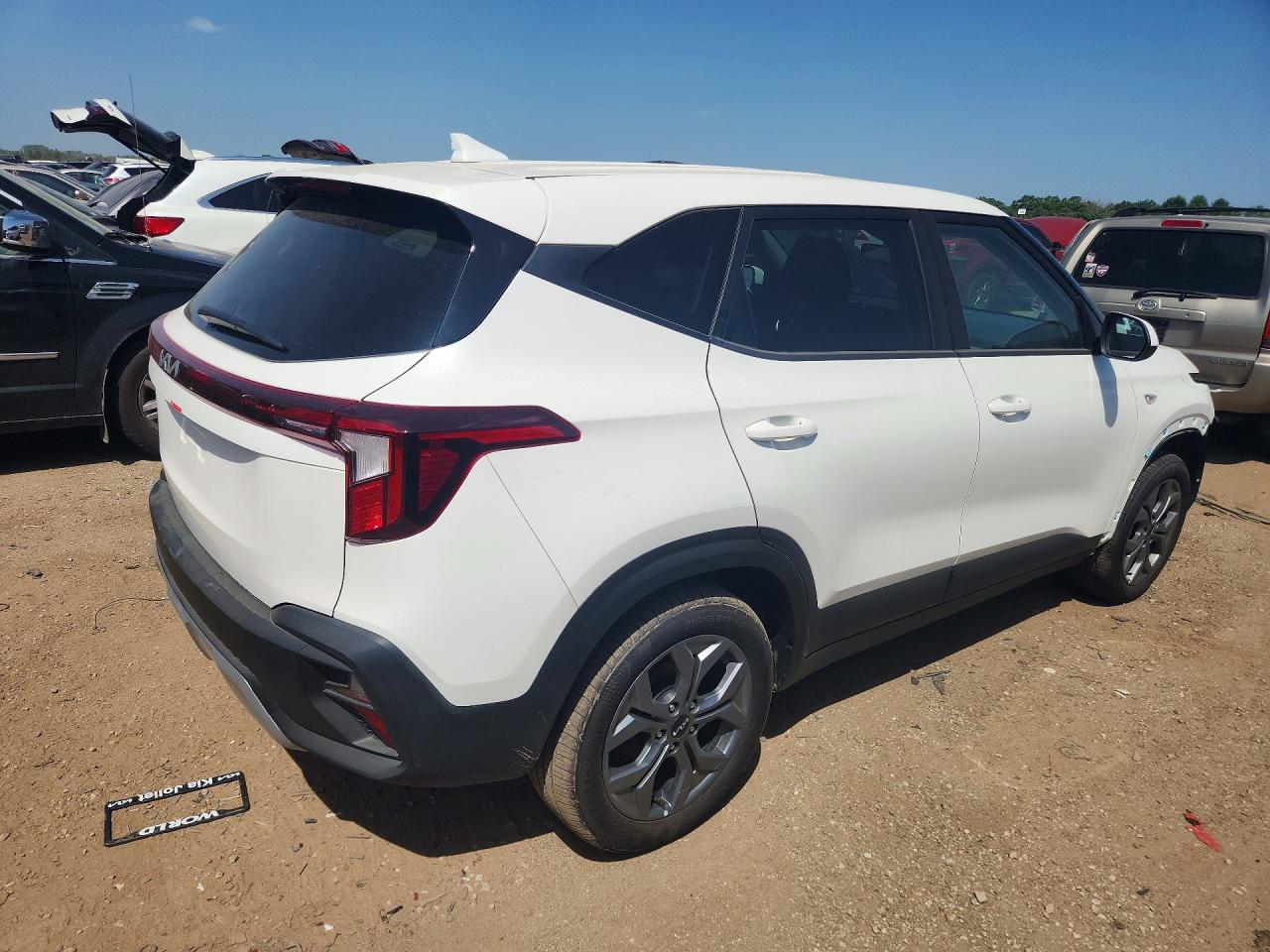 2026 Kia Seltos Lx White vin: KNDEP2AA7T7946418