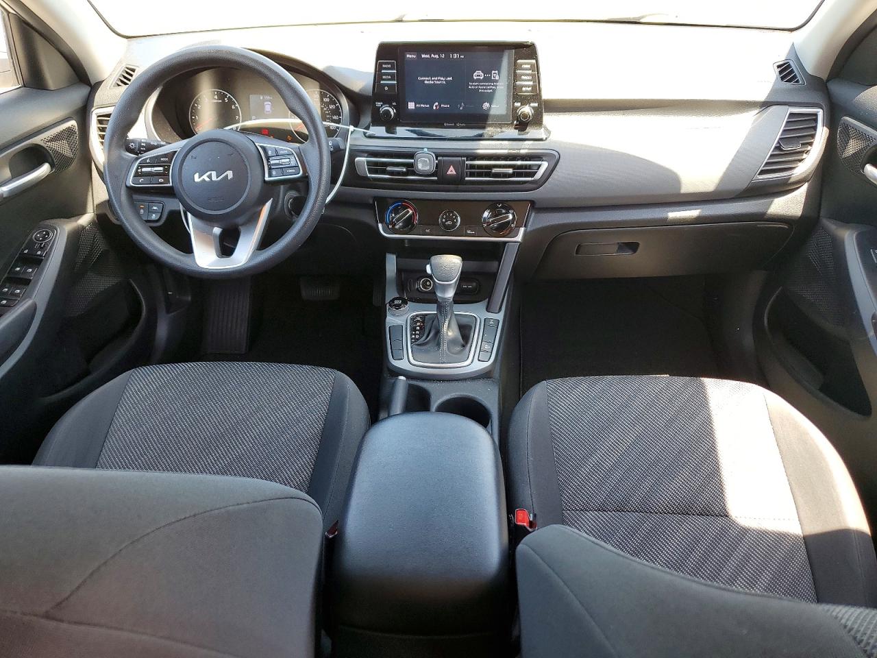 2023 Kia Seltos Lx White vin: KNDEPCAA0P7371932