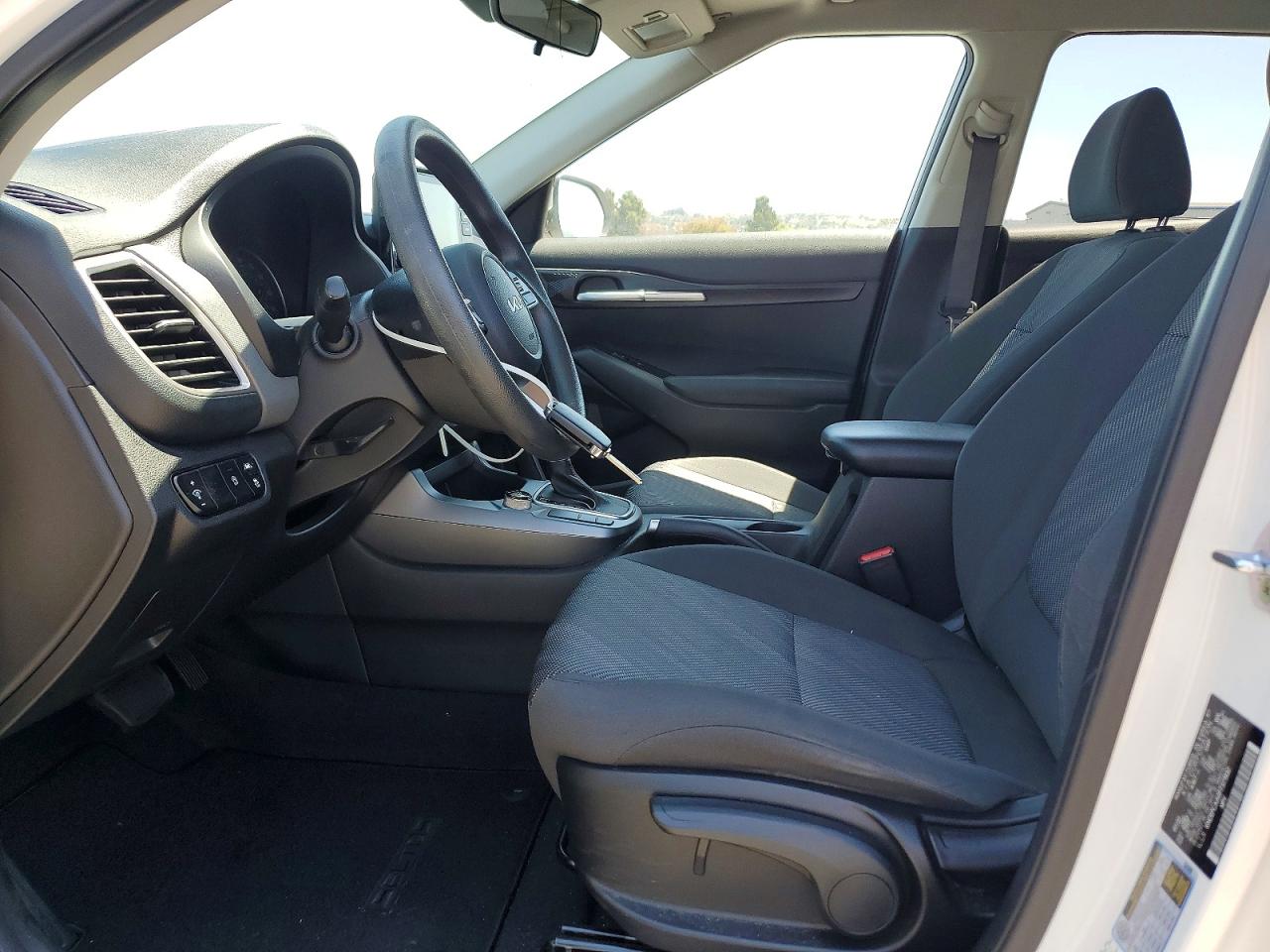 2023 Kia Seltos Lx White vin: KNDEPCAA0P7371932