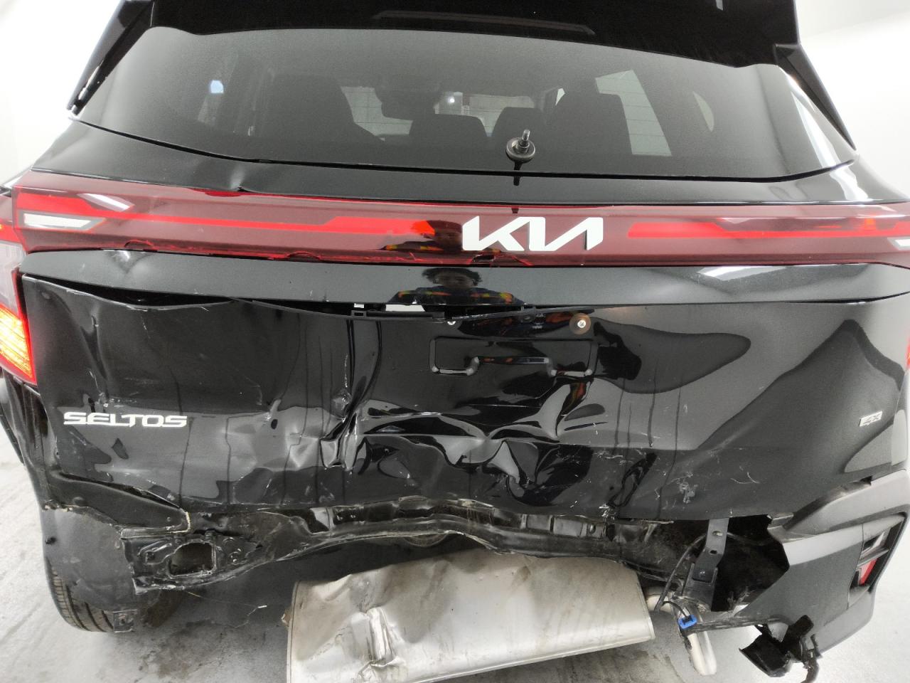 2026 Kia Seltos Lx Black vin: KNDEPCAA0T7900421 Damage: Lift Gate, Dent(S) W/ Paint Dmg, > 12 Inches