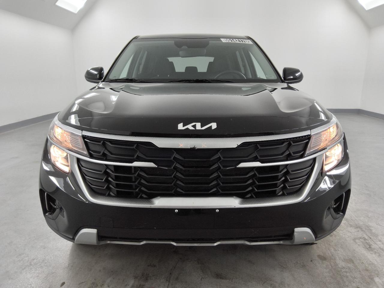 2026 Kia Seltos Lx Black vin: KNDEPCAA0T7900421 Damage: Front Bumper Extension, Dent(S) W/No Paint Dmg, 1 To 2 Inches
