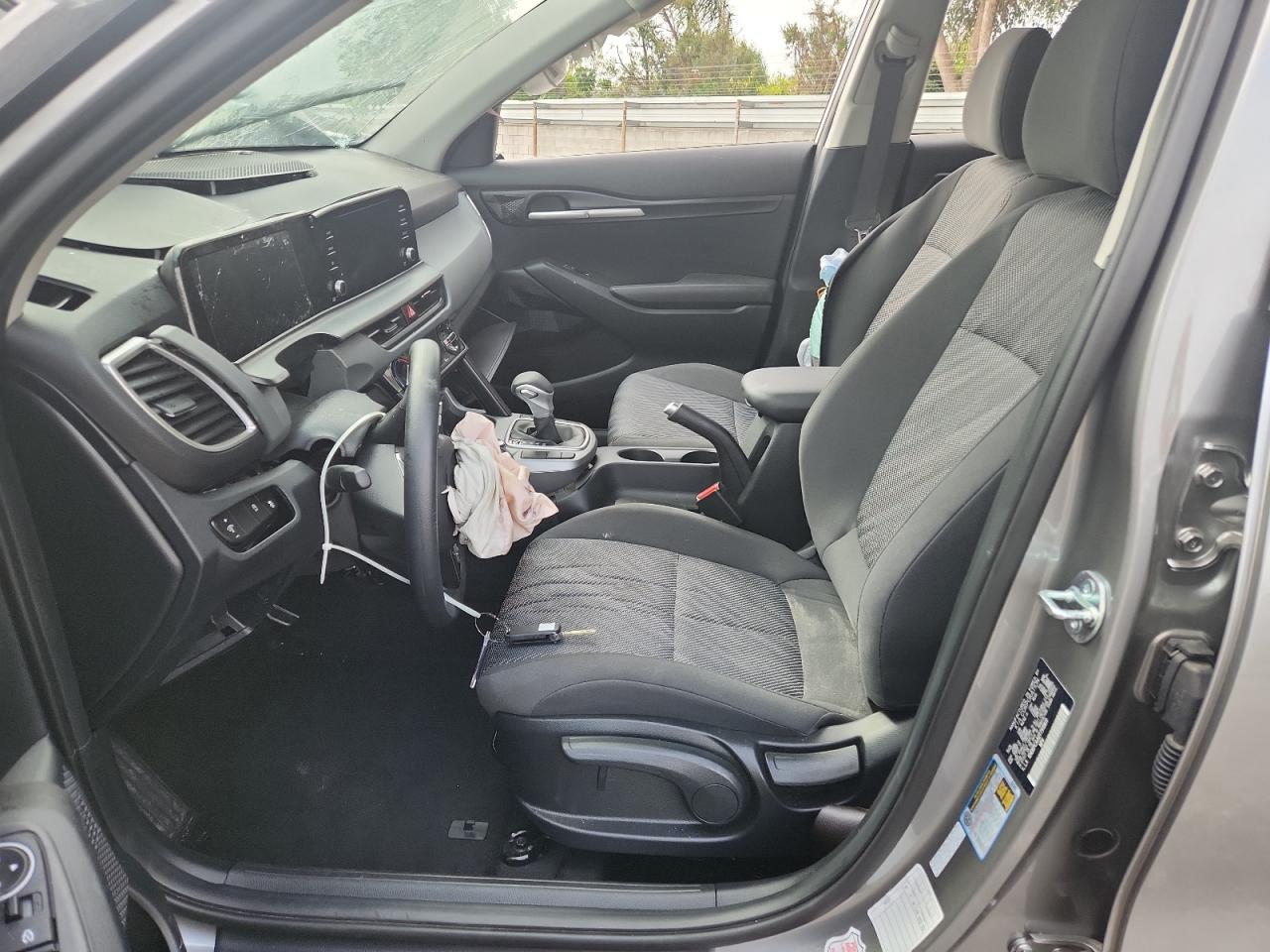 2026 Kia Seltos Lx Gray vin: KNDEPCAA0T7910611 Damage: Steering Wheel, Broken, Replacement Required