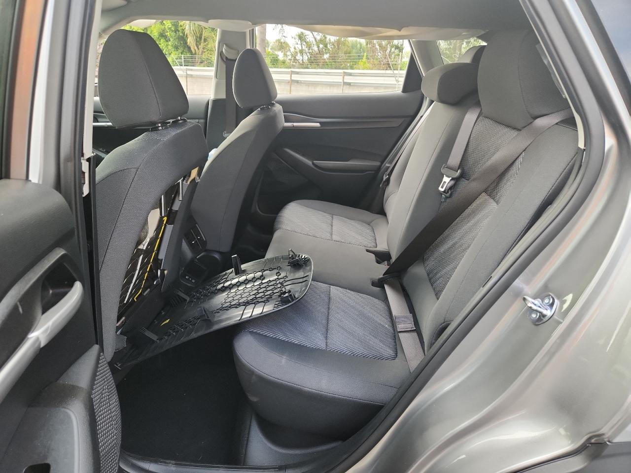 2026 Kia Seltos Lx Gray vin: KNDEPCAA0T7910611 Damage: Left Front Seat Back, Loose, Repair Required