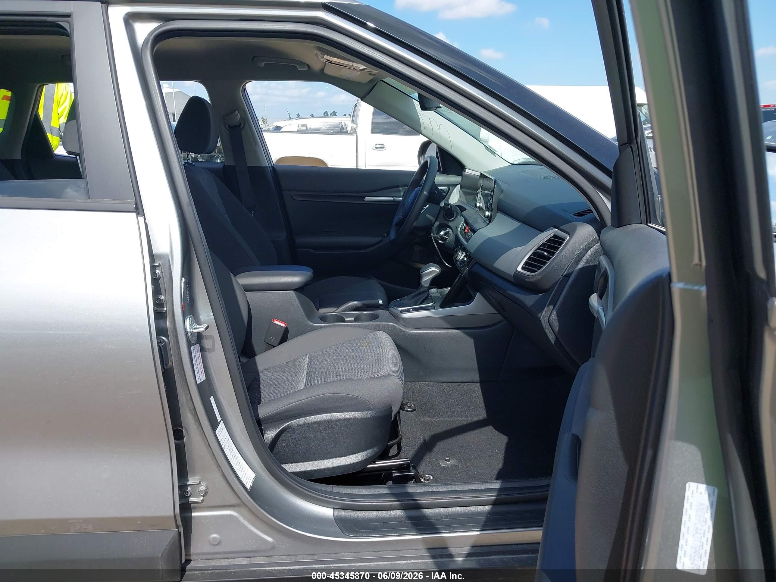2026 Kia Seltos Lx Silver vin: KNDEPCAA3T7895649