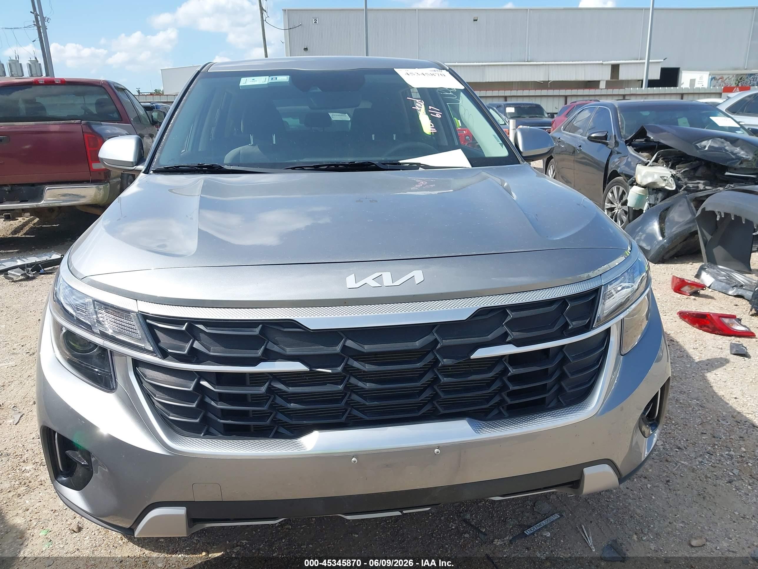 2026 Kia Seltos Lx Silver vin: KNDEPCAA3T7895649