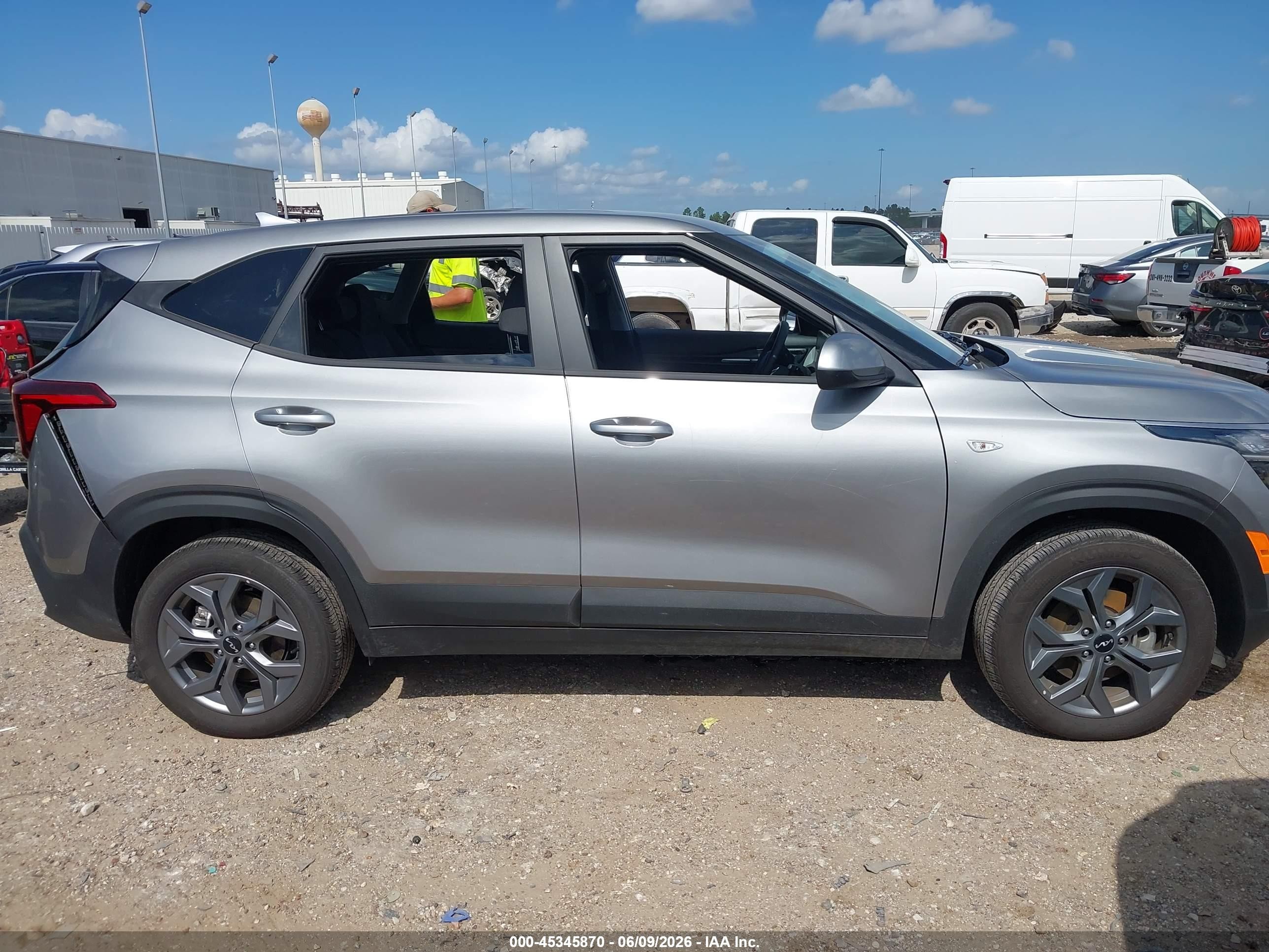 2026 Kia Seltos Lx Silver vin: KNDEPCAA3T7895649