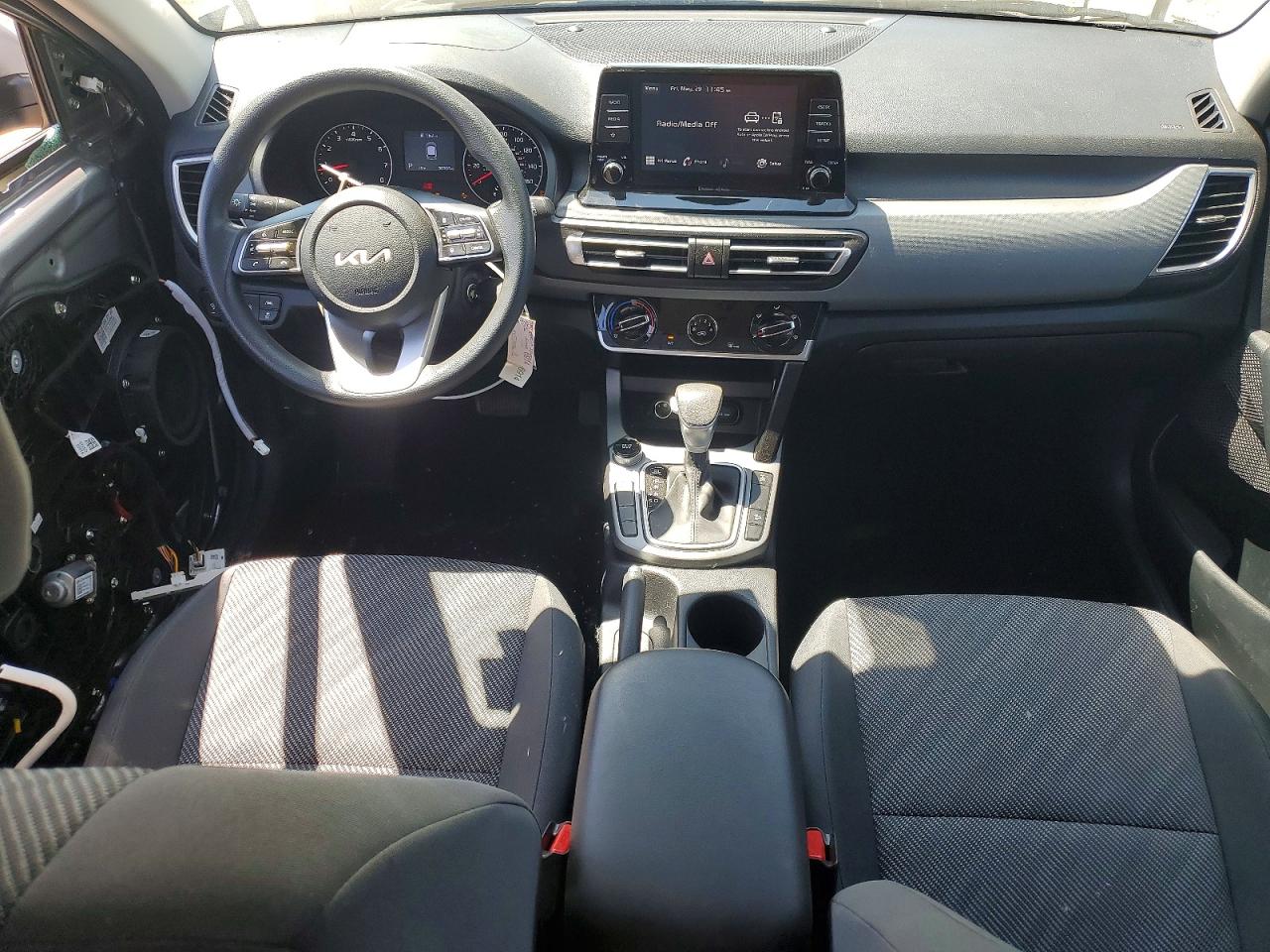 2023 Kia Seltos Lx Gray vin: KNDEPCAA4P7450181