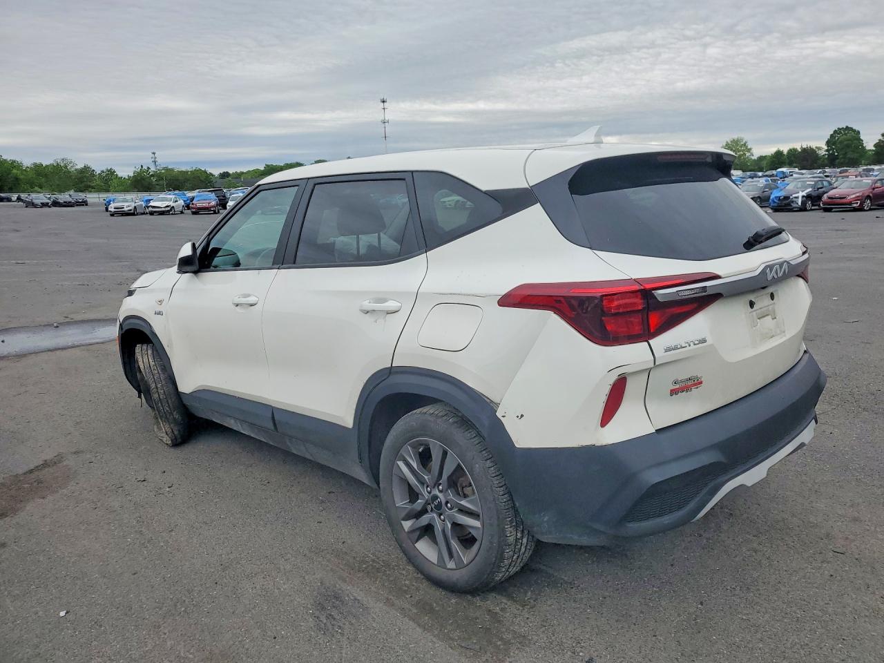 2023 Kia Seltos Lx White vin: KNDEPCAA6P7362720