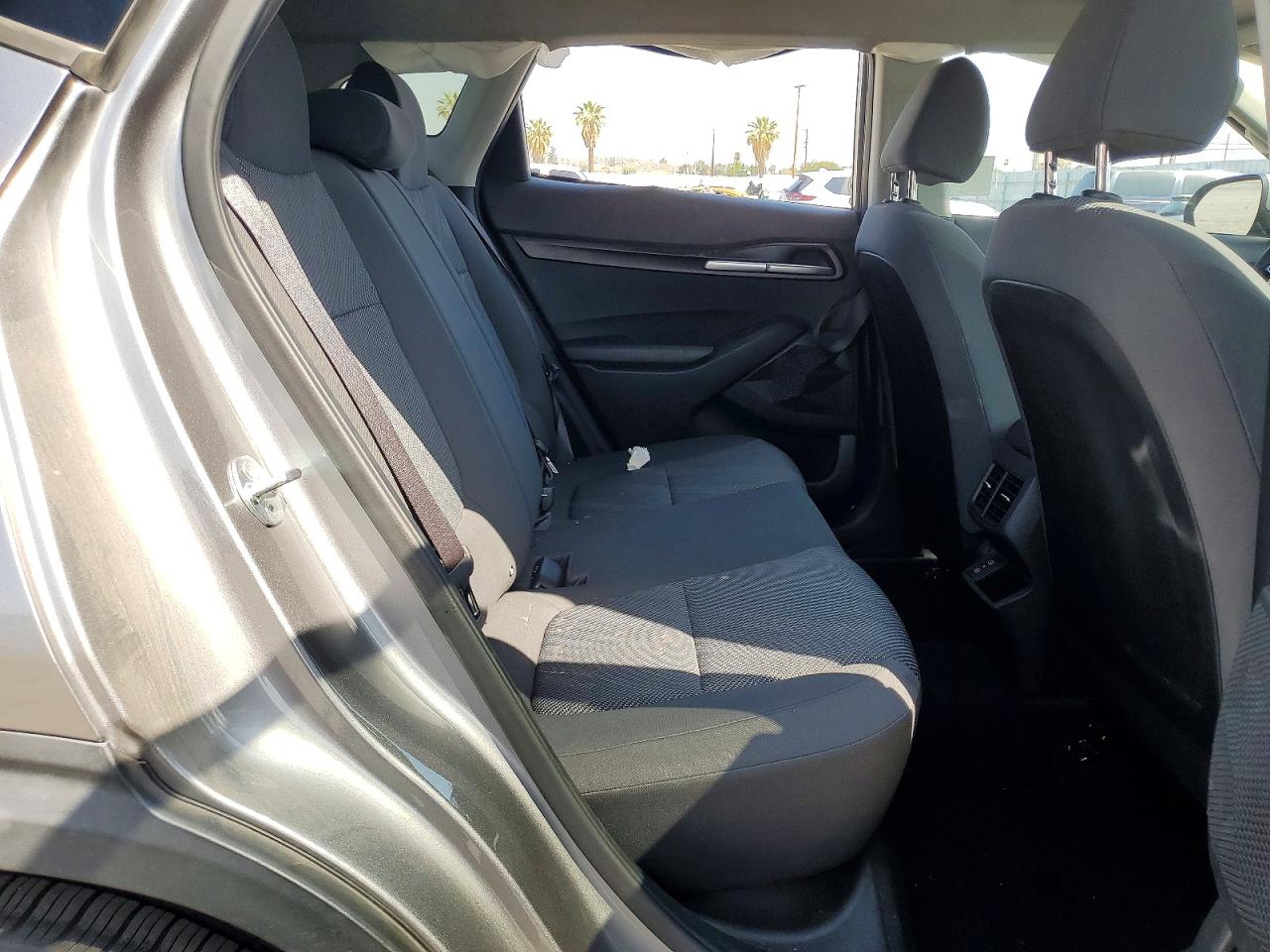 2024 Kia Seltos Lx Silver vin: KNDEPCAA7R7474915