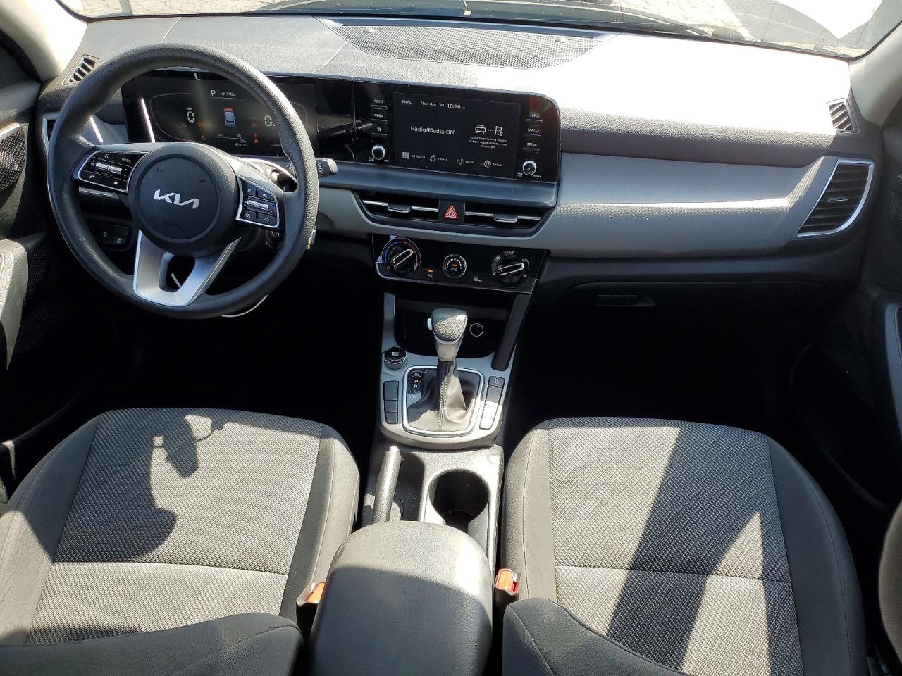2024 Kia Seltos Lx Silver vin: KNDEPCAA7R7474915