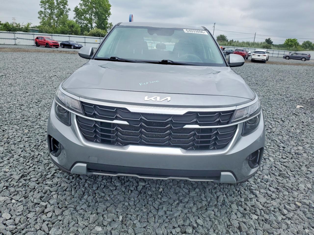 2024 Kia Seltos Lx Серебряный vin: KNDEPCAA7R7504236