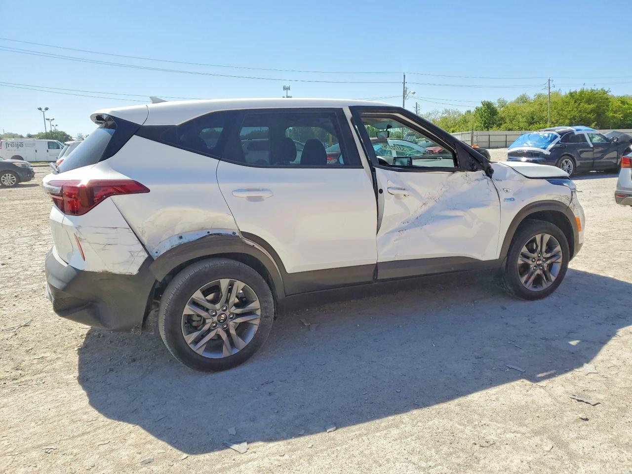 2021 Kia Seltos Lx White vin: KNDEPCAA8M7153085