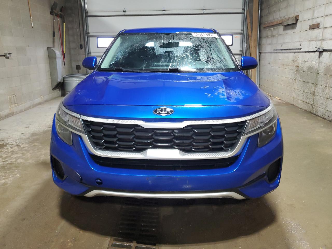 2021 Kia Seltos Lx Blue vin: KNDEPCAA8M7220591 Damage: Front Bumper, Cracked, 1 To 2 Inches