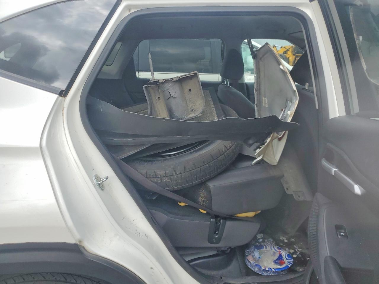 2022 Kia Seltos Lx White vin: KNDEPCAAXM7153735