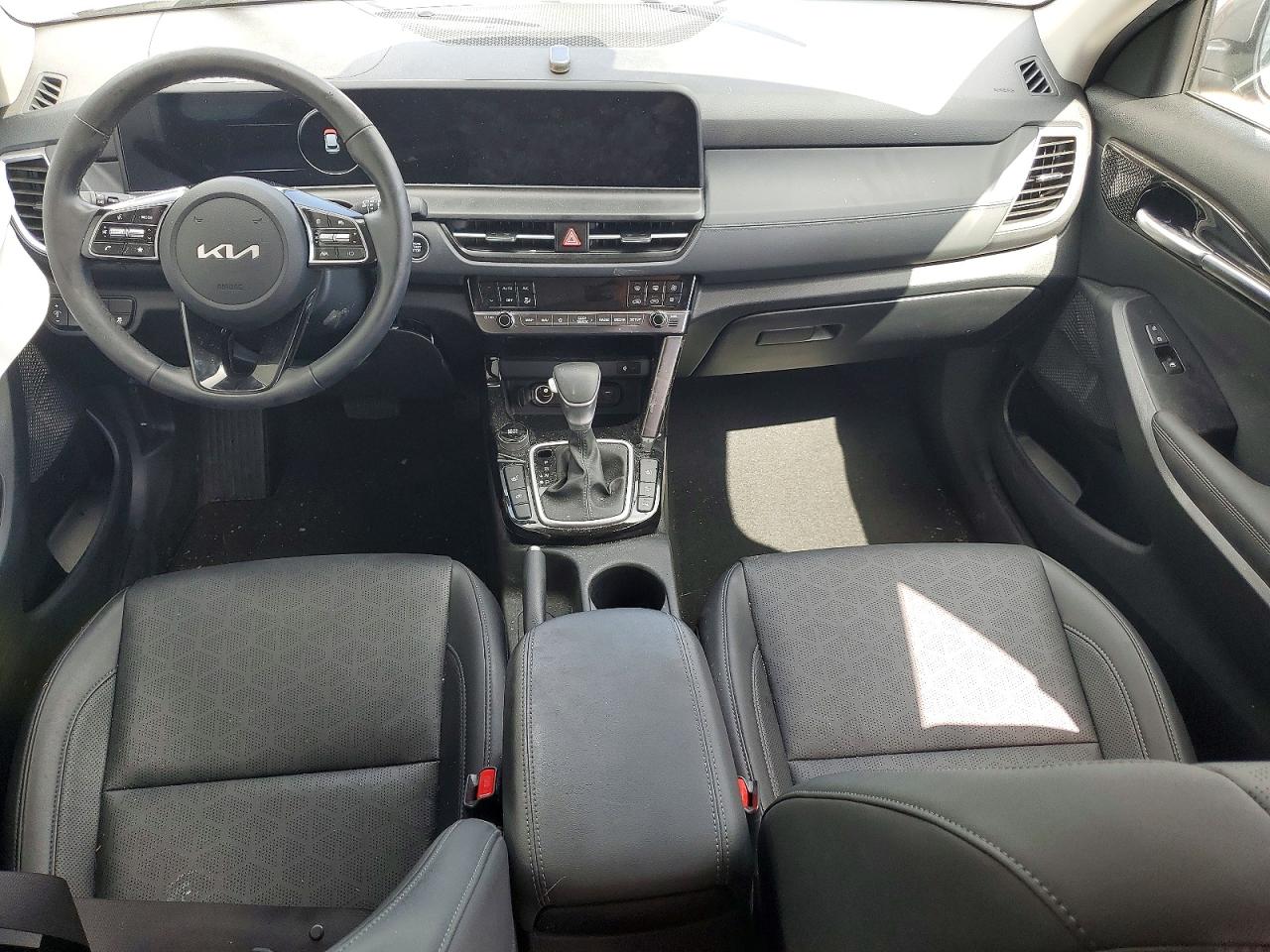 2026 Kia Seltos Ex Silver vin: KNDER2AA8T7850677