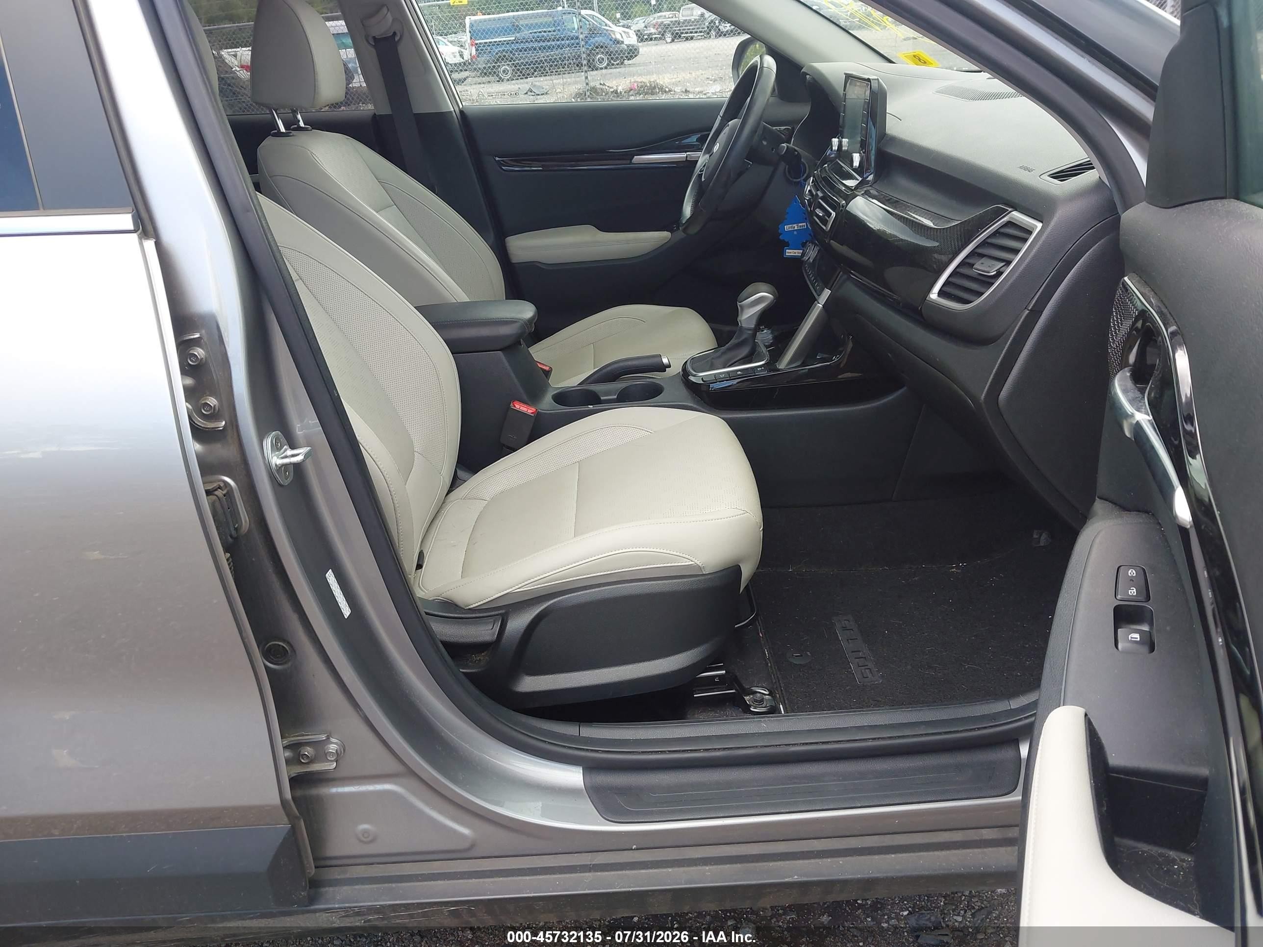 2021 Kia Seltos Ex White vin: KNDERCAA3M7092996