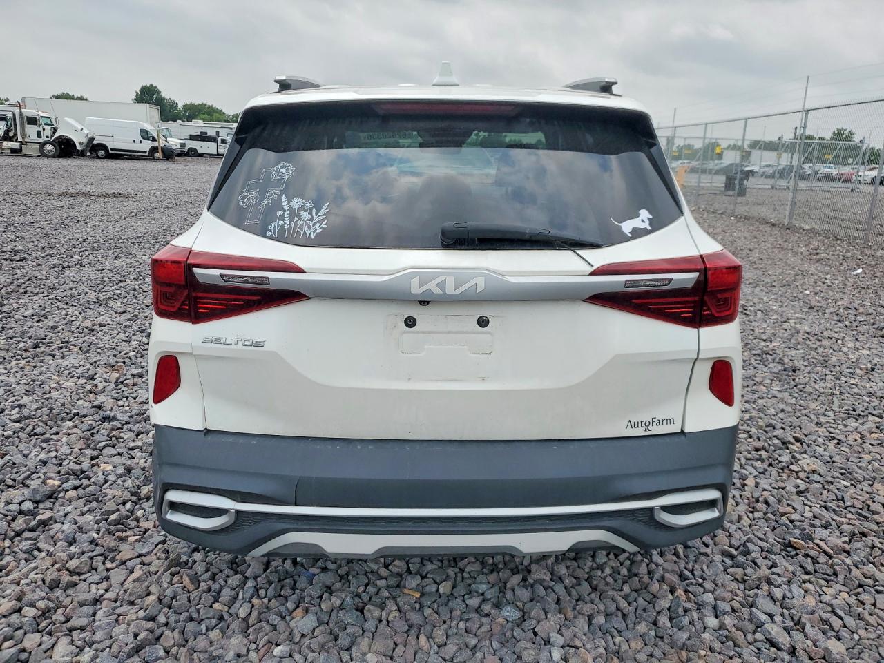 2022 Kia Seltos Ex White vin: KNDERCAA6N7240091