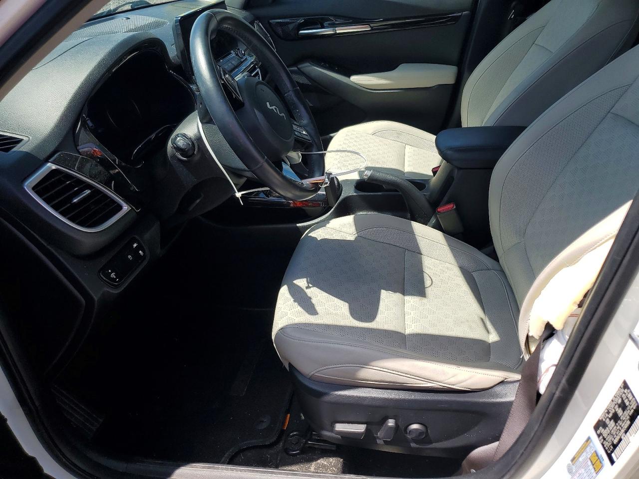 2022 Kia Seltos Ex White vin: KNDERCAA6N7240091