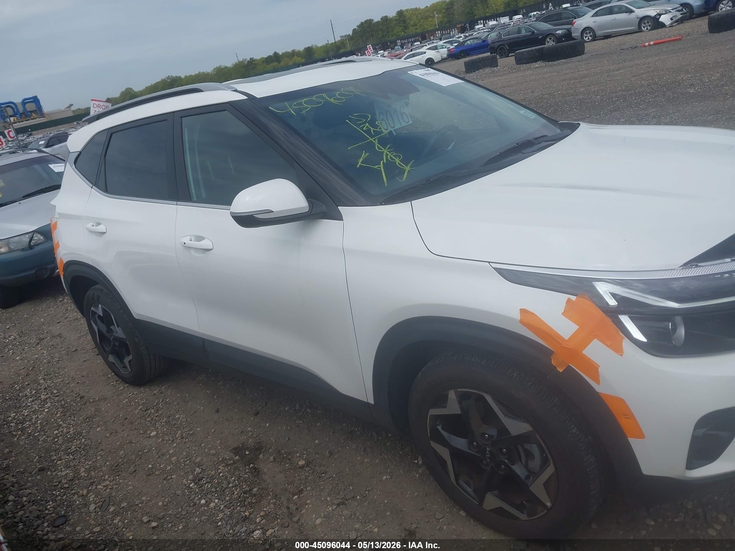 2025 Kia Seltos Ex White vin: KNDERCAA7S7678694
