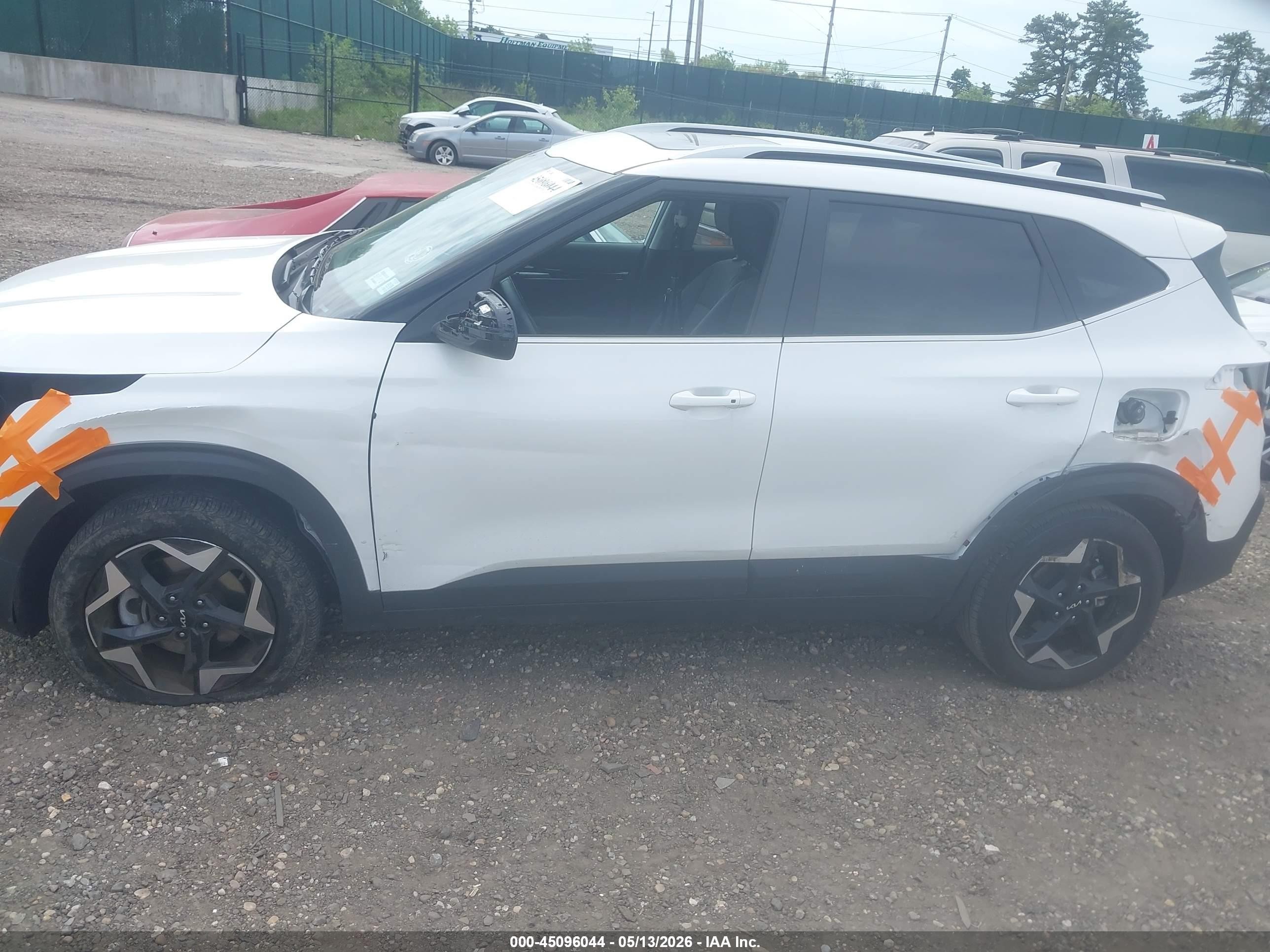 2025 Kia Seltos Ex White vin: KNDERCAA7S7678694