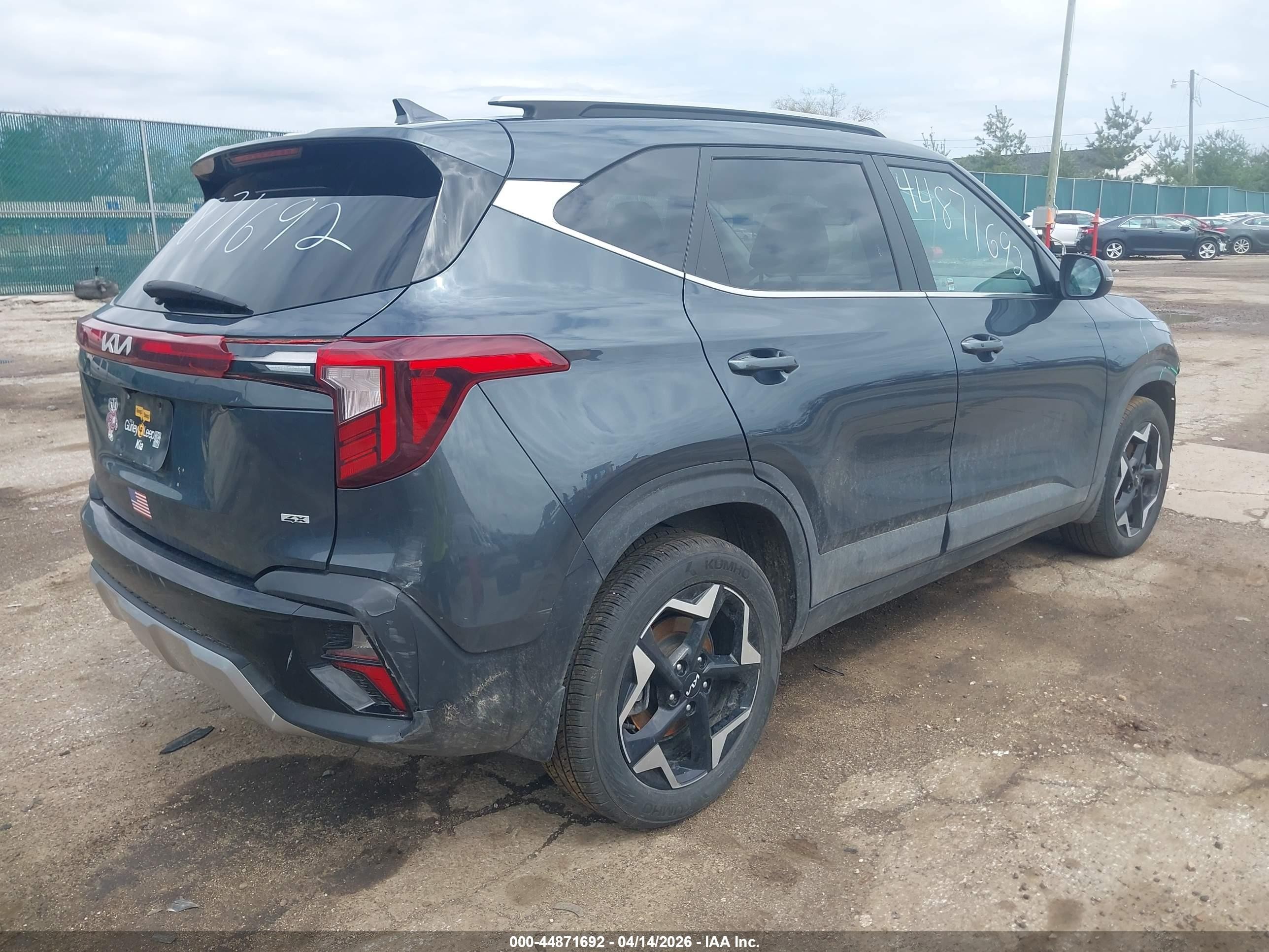 2024 Kia Seltos Ex Gray vin: KNDERCAA9R7646016
