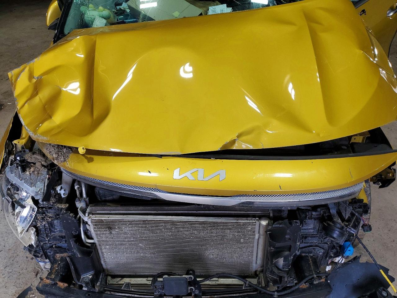 2023 Kia Seltos Sx Gold vin: KNDETCA24P7412972
