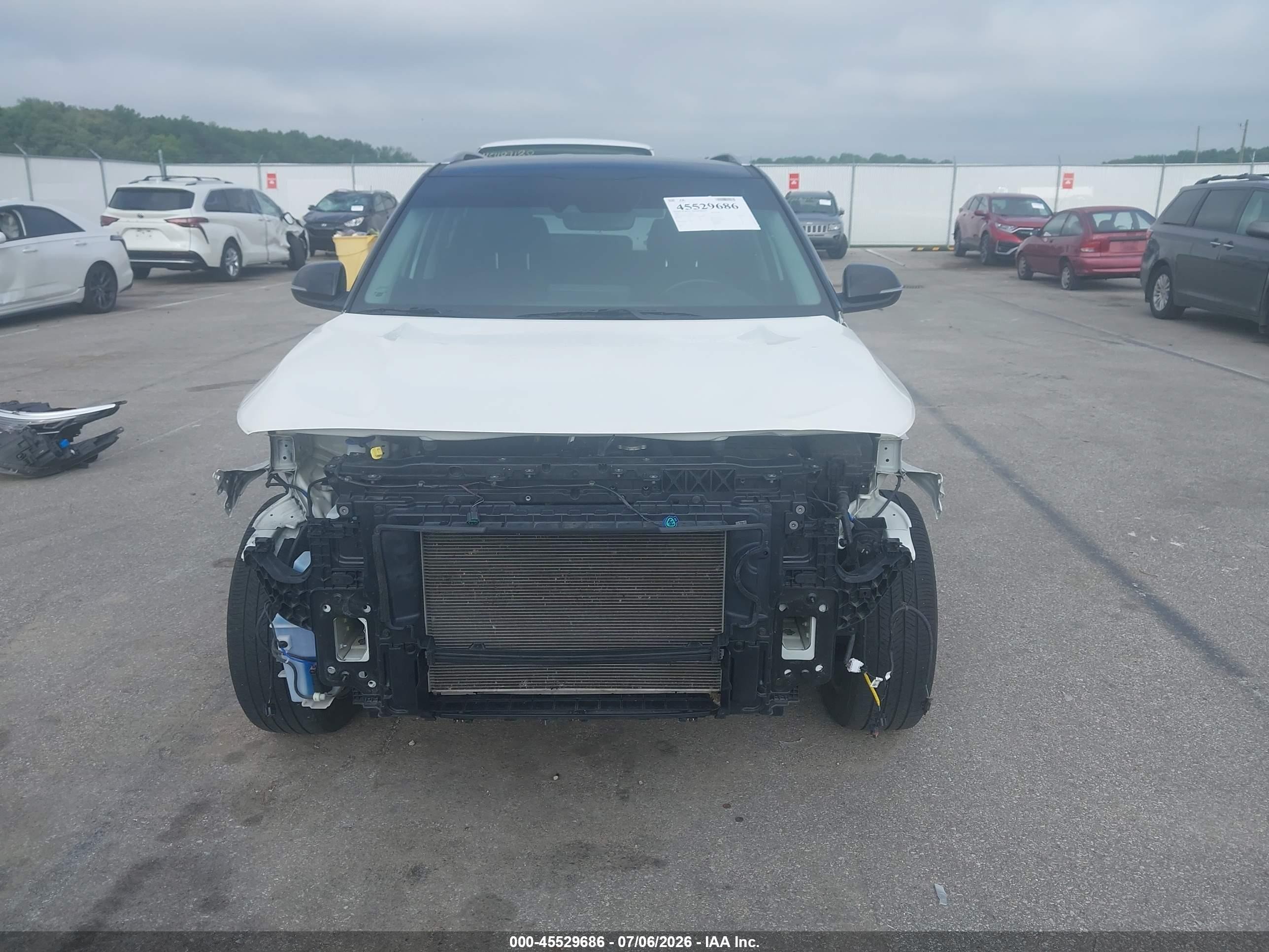 2023 Kia Seltos S White vin: KNDEU2AA0P7390130