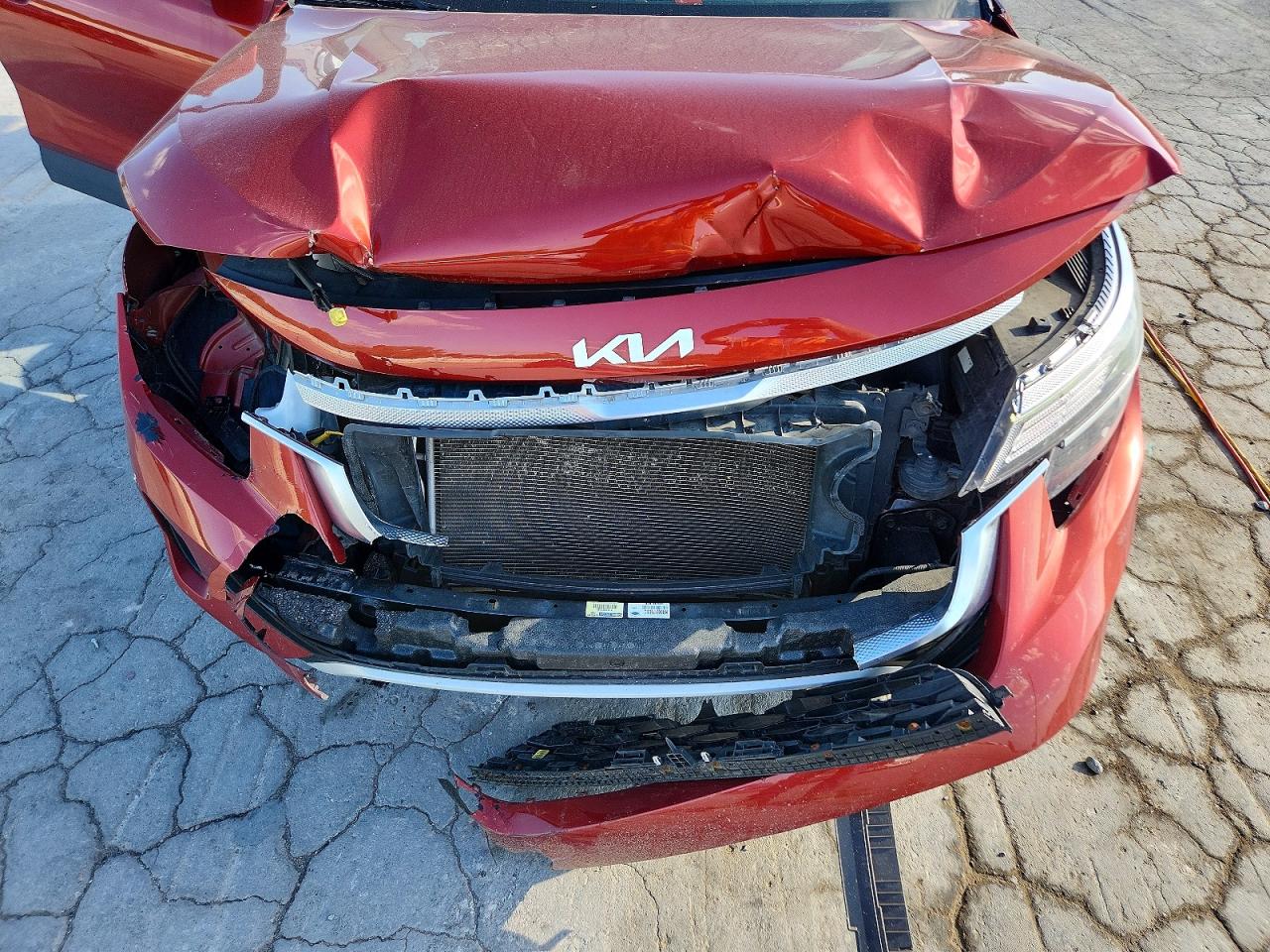 2023 Kia Seltos S Orange vin: KNDEU2AA0P7440041