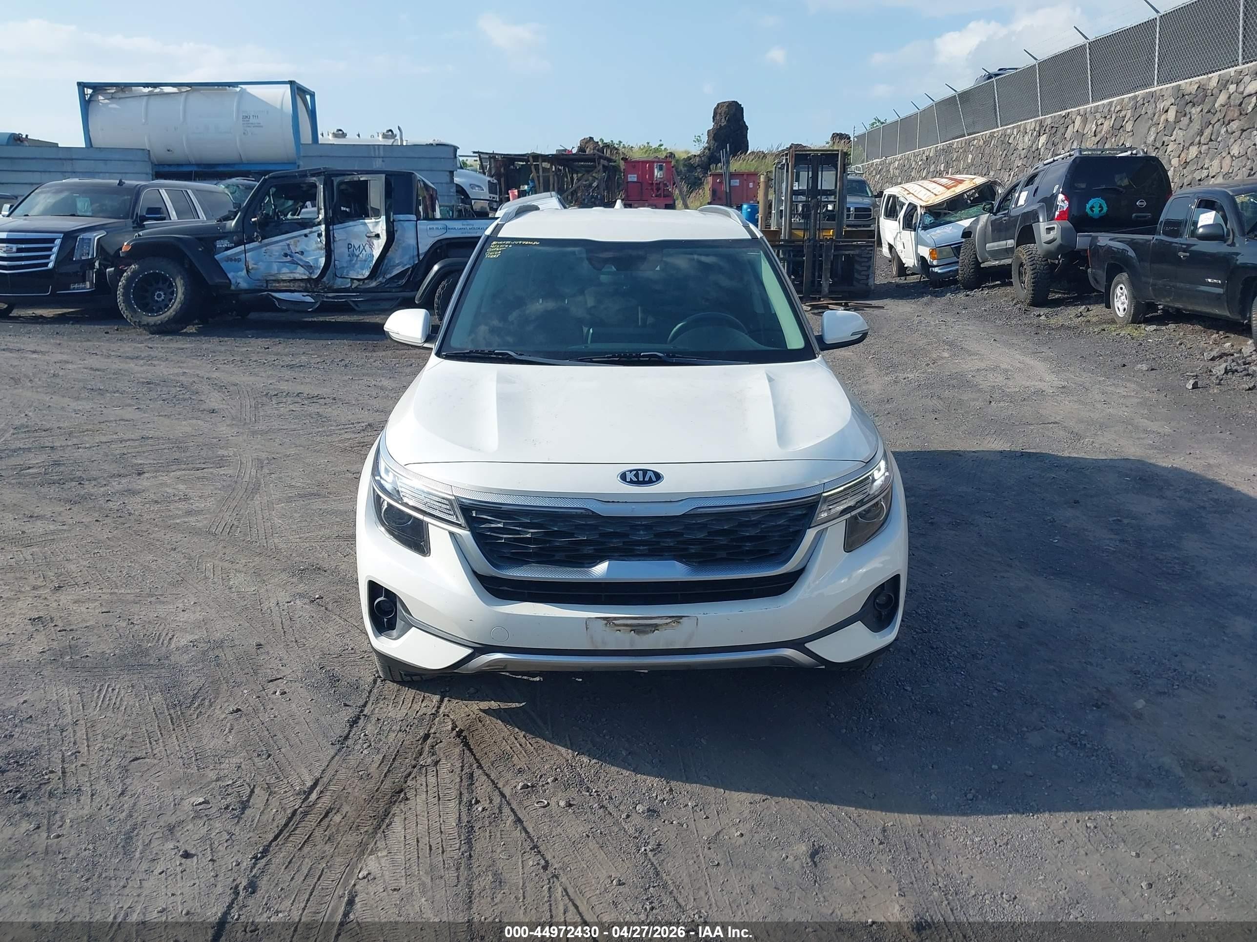 2021 Kia Seltos S White vin: KNDEU2AA6M7057085