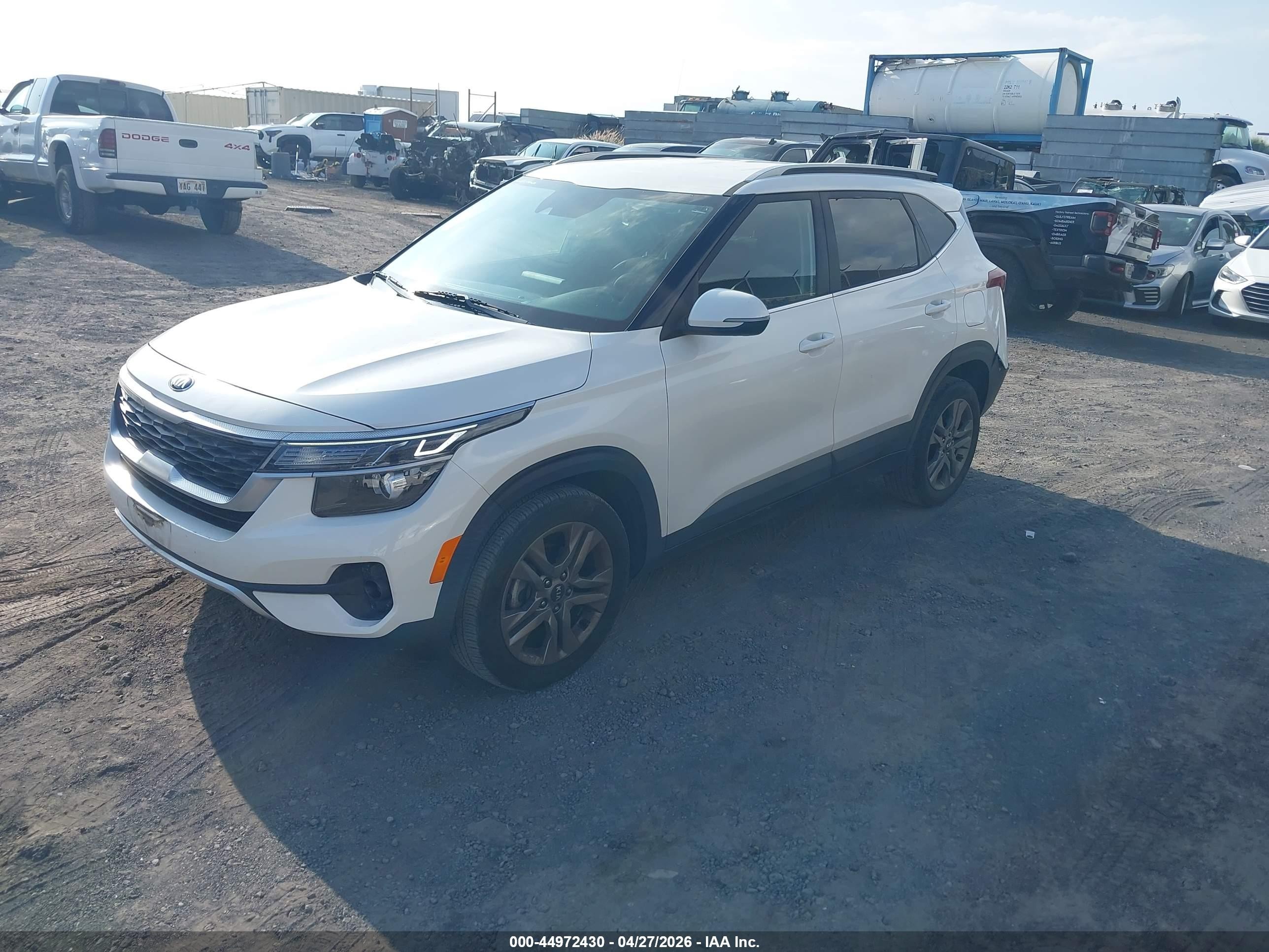 2021 Kia Seltos S White vin: KNDEU2AA6M7057085
