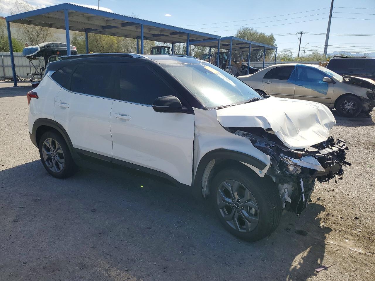 2024 Kia Seltos S White vin: KNDEU2AA7R7502909