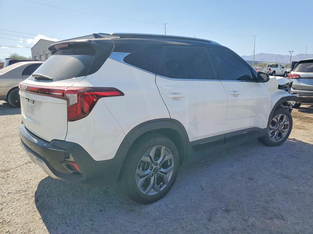 2024 Kia Seltos S White vin: KNDEU2AA7R7502909
