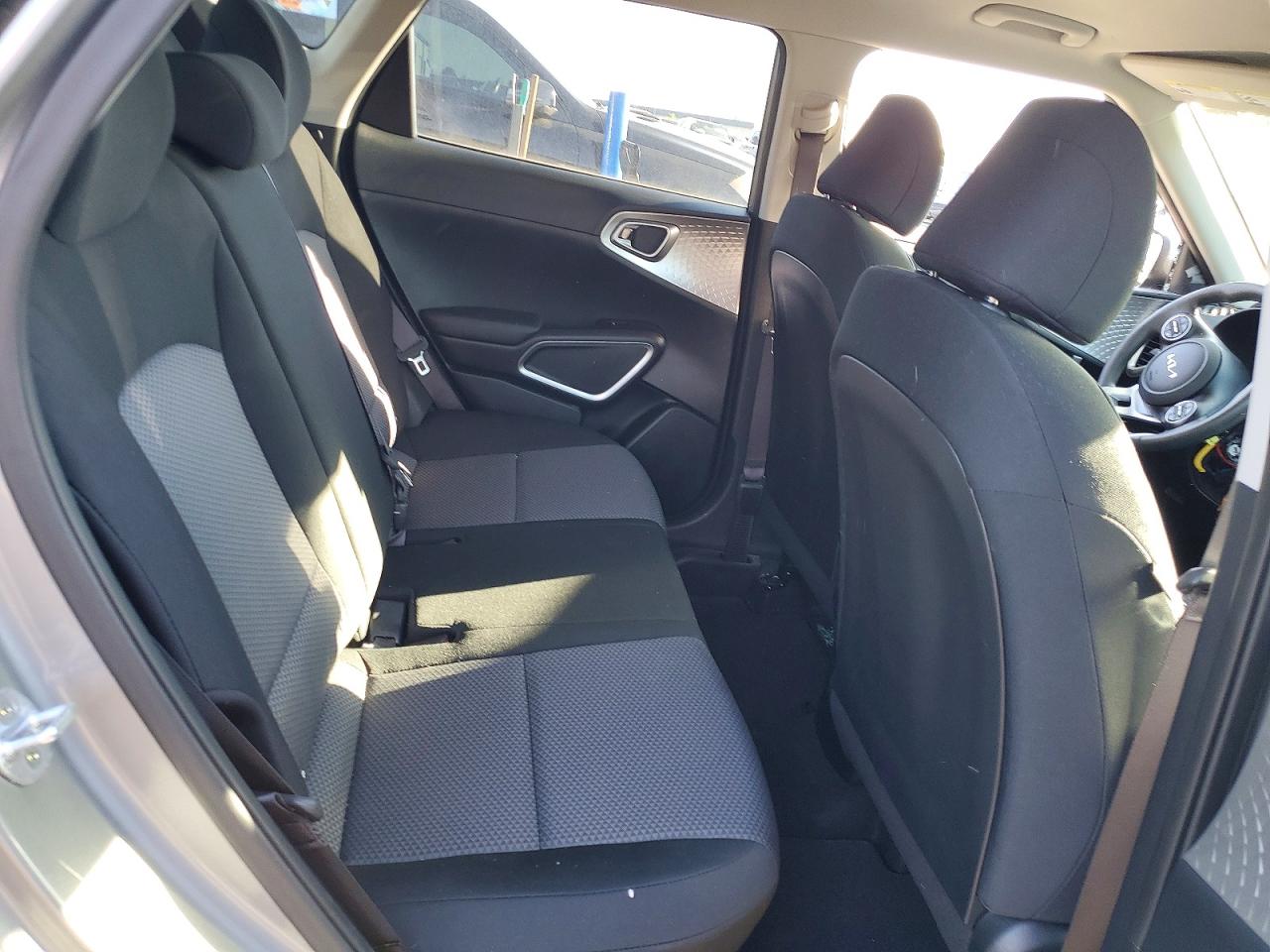 2023 Kia Soul Lx Silver vin: KNDJ23AU3P7859294